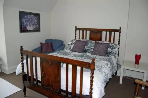 Bed in The Castle Bar ROOM ONLY