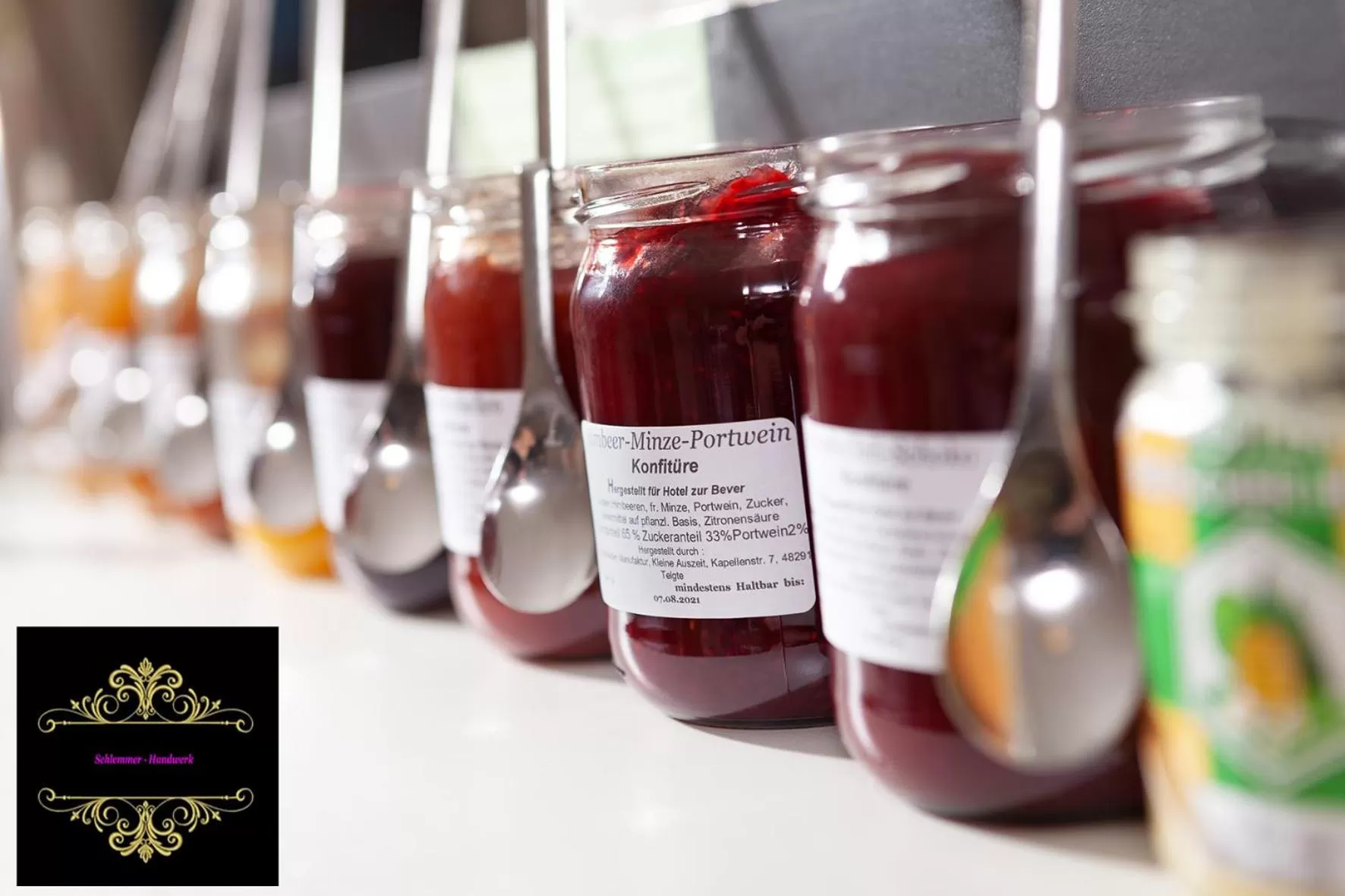 Buffet breakfast in Hotel zur Bever