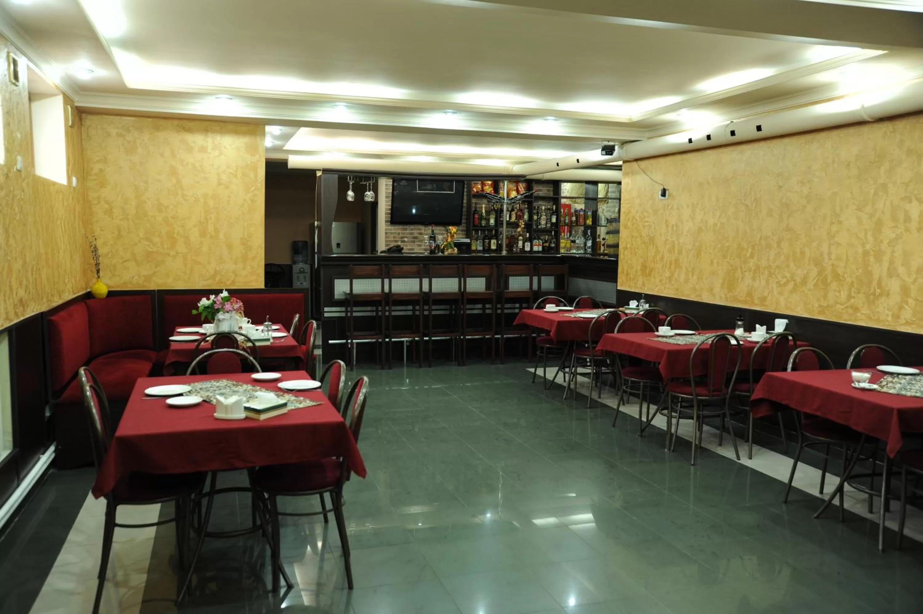 Restaurant/places to eat in Villa 29