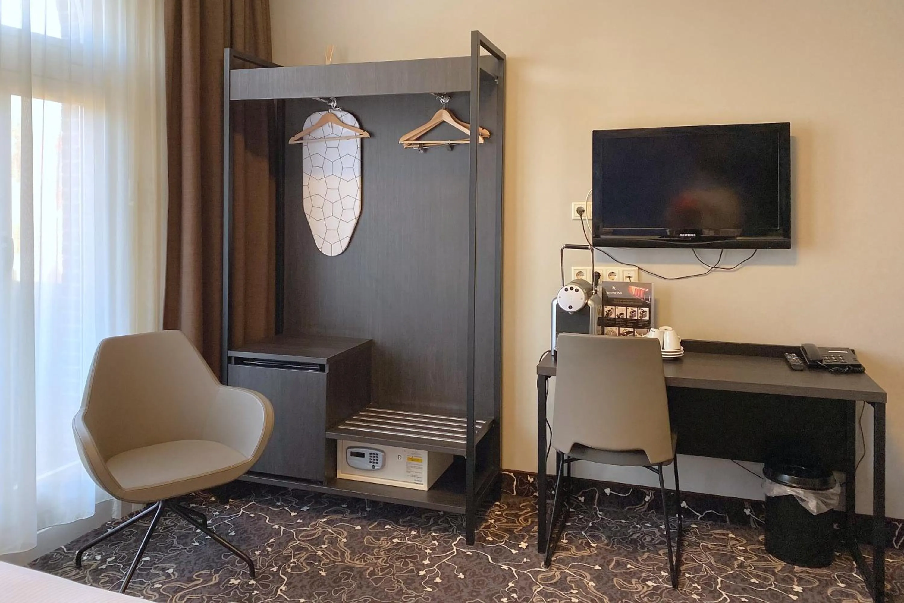 TV and multimedia in Hotel Van Gogh