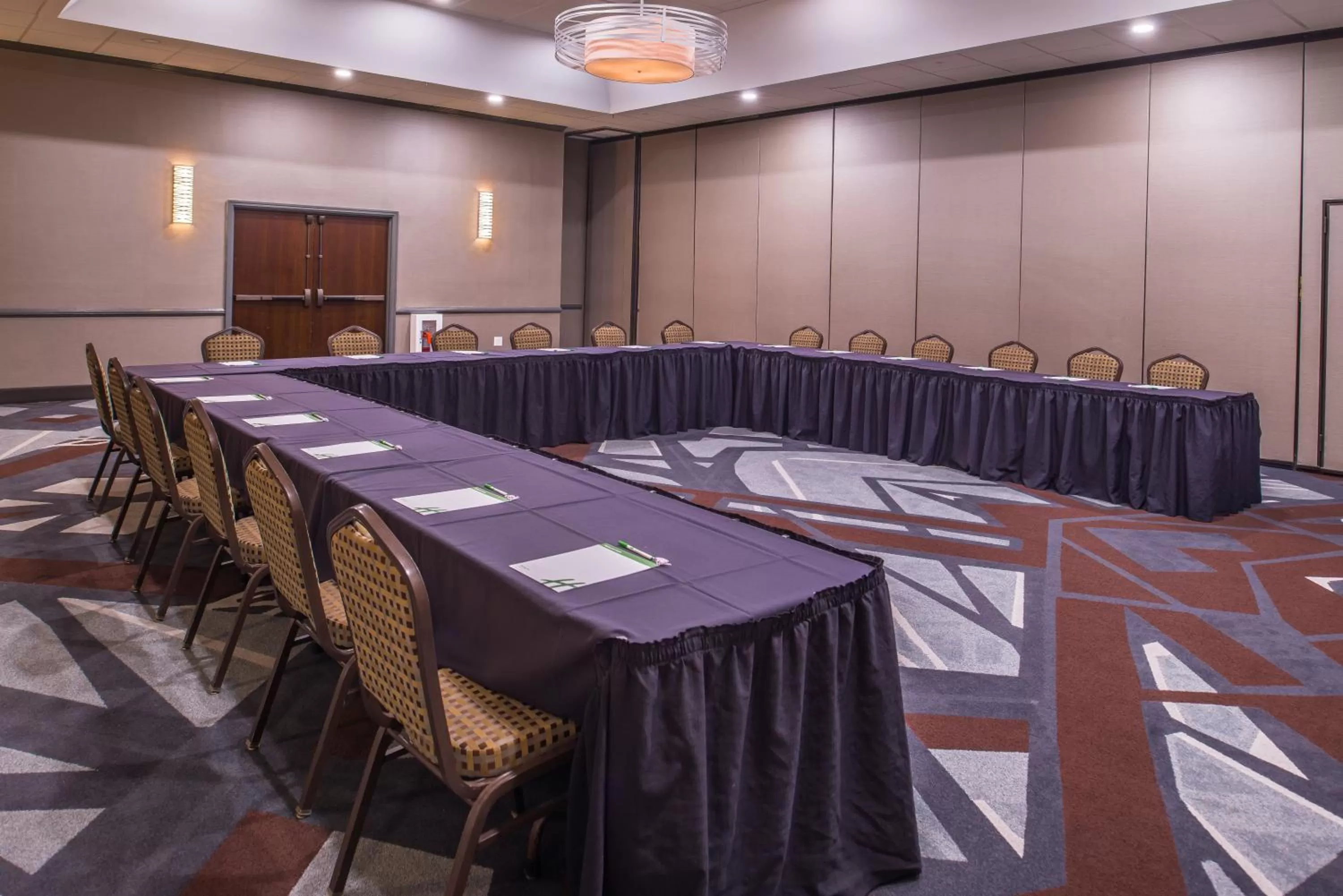 Meeting/conference room in Holiday Inn Auburn-Finger Lakes Region by IHG