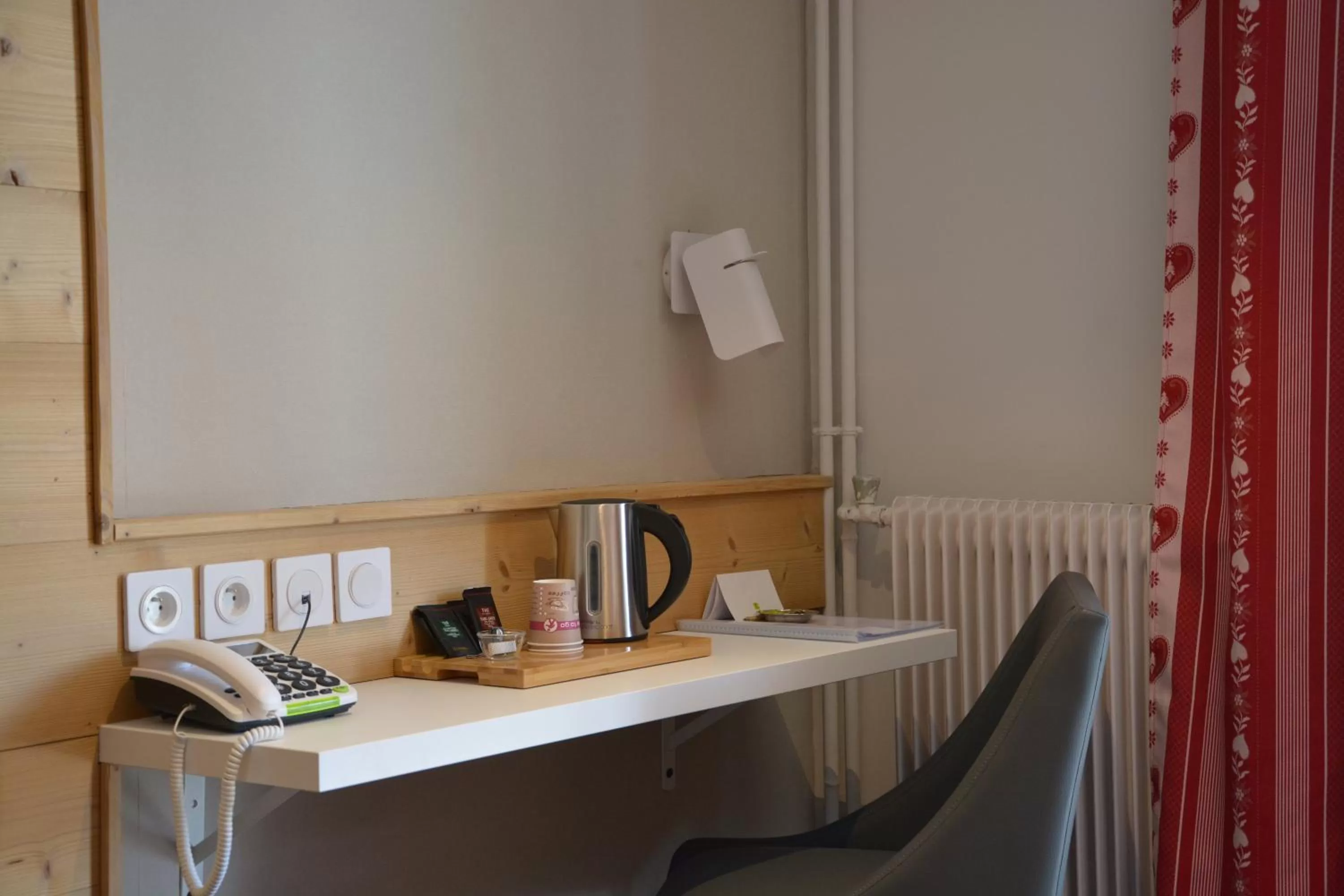 Coffee/tea facilities in Hotel Le Faranchin