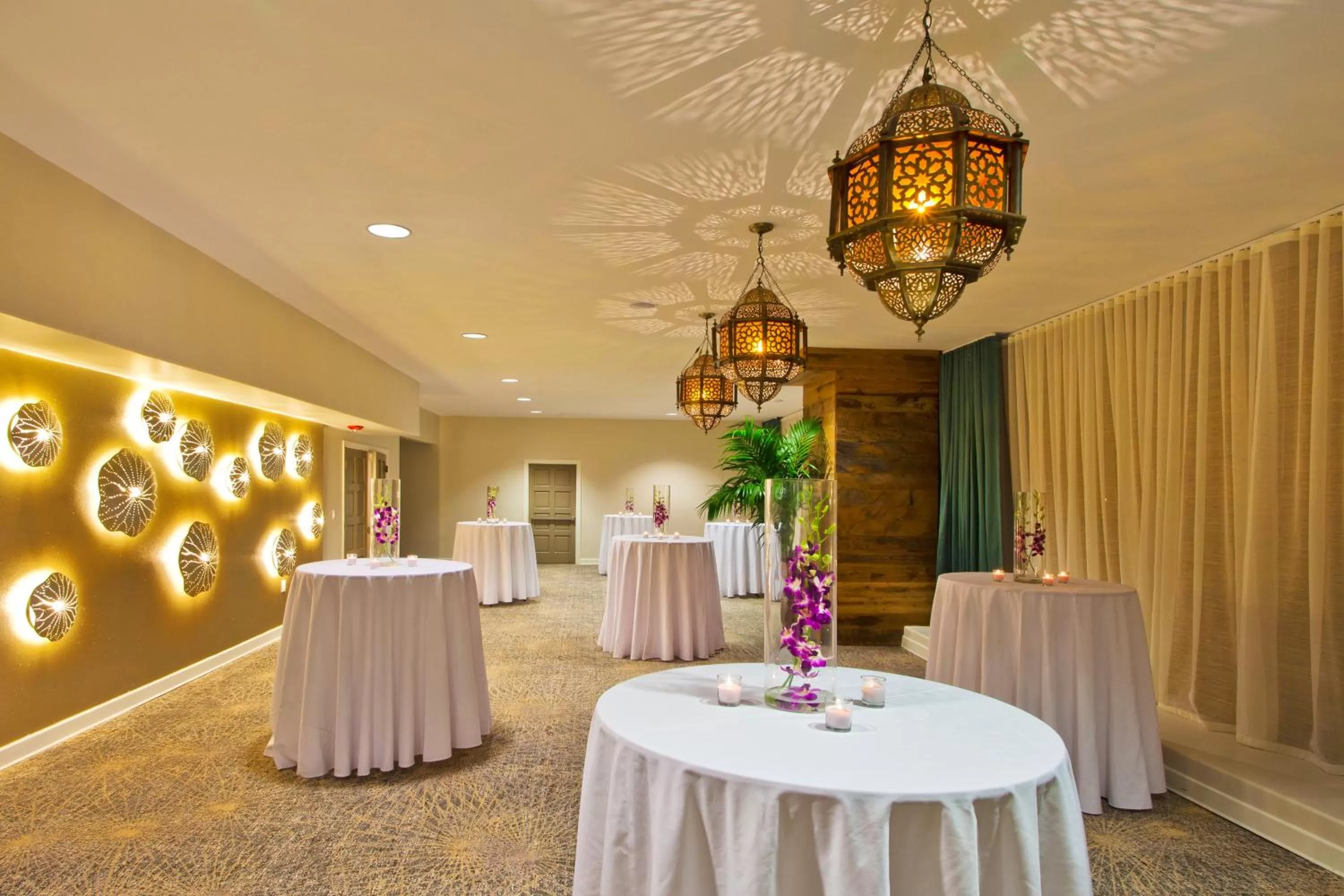 Meeting/conference room in Holiday Inn Miami Beach-Oceanfront by IHG