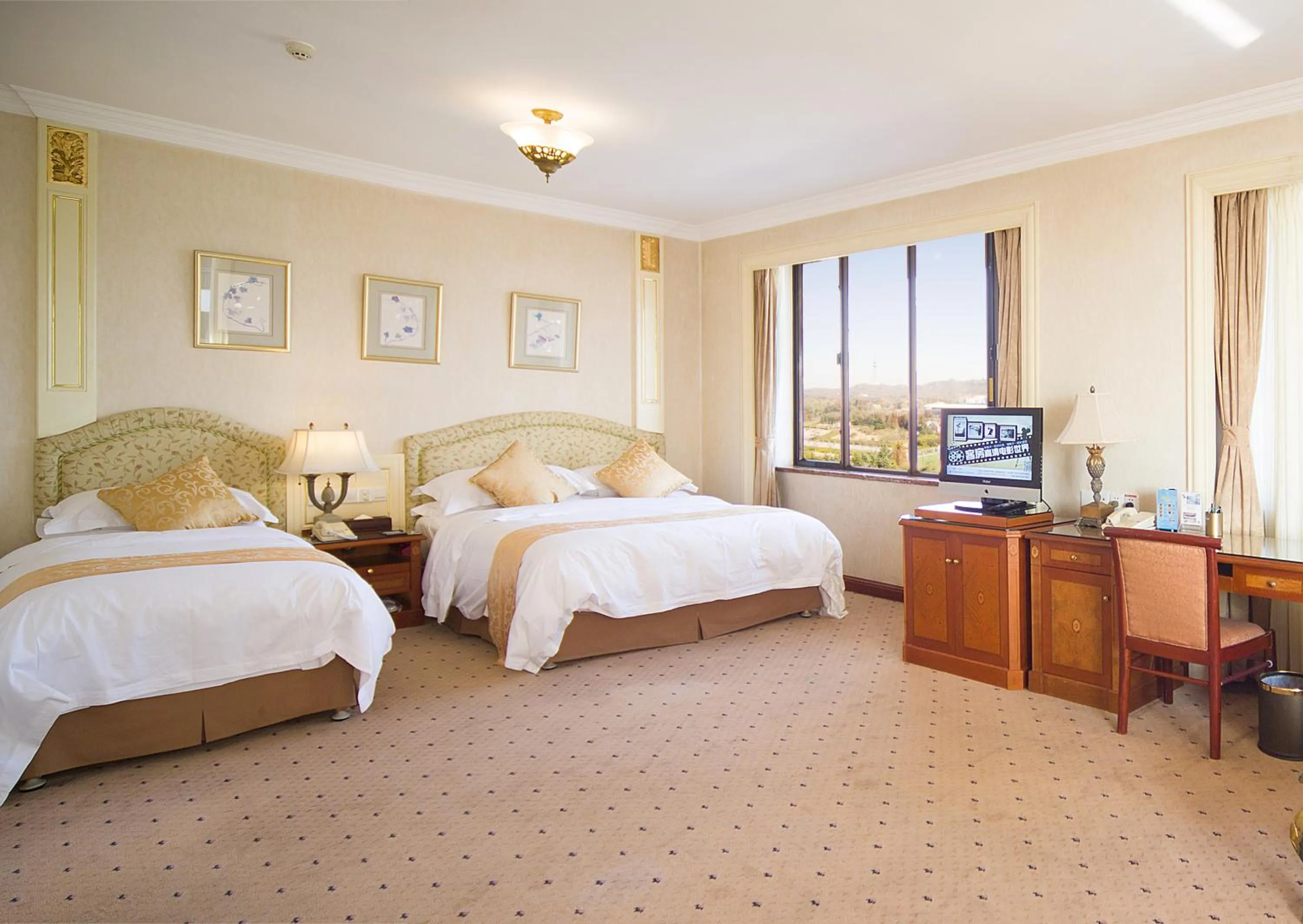 Bed in Huiquan Dynasty Hotel Qingdao