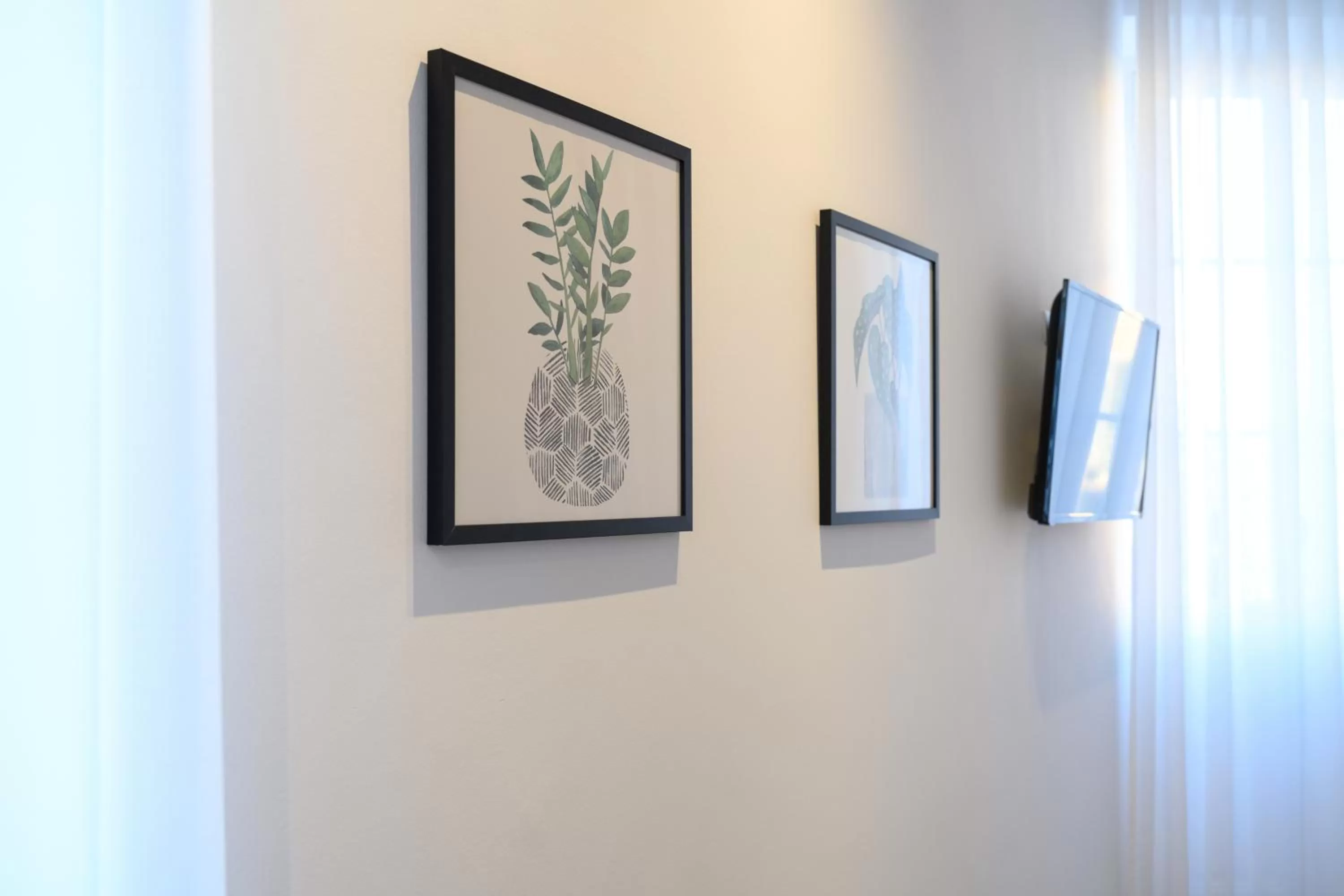 TV and multimedia, TV/Entertainment Center in AMALPHI Corfu City Living