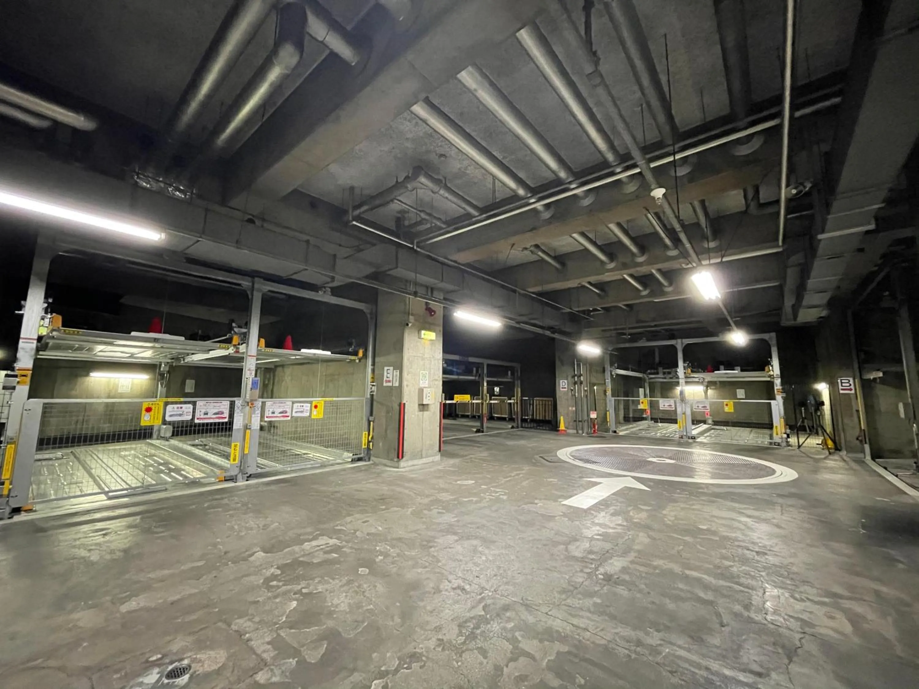 Parking in Hotel Emisia Tokyo Tachikawa