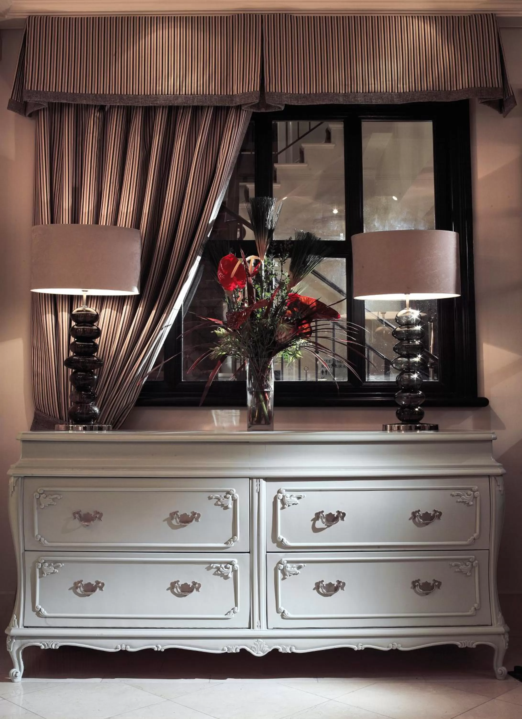 Decorative detail in London Bridge Hotel