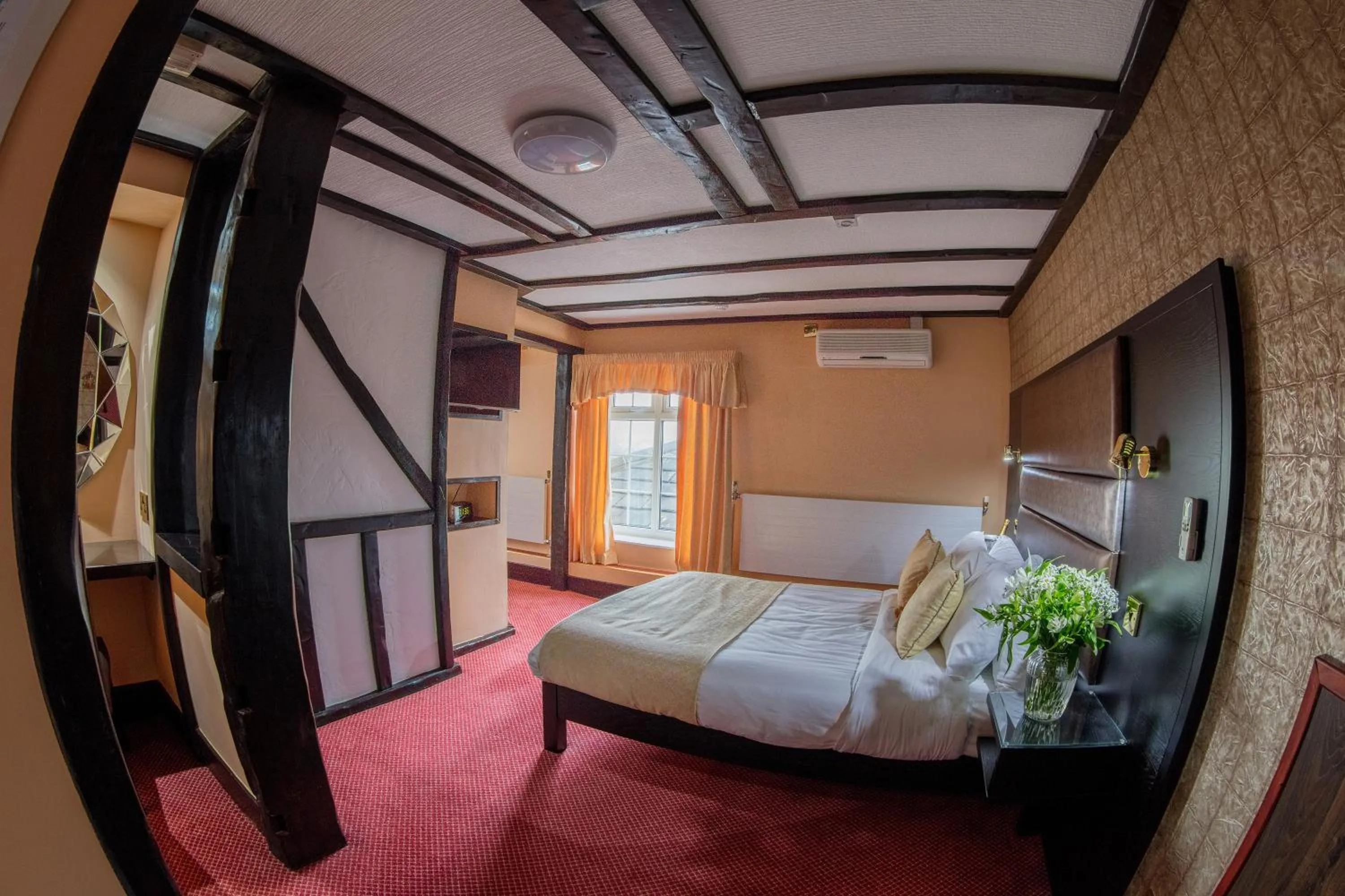 Bedroom, Bed in Rogerthorpe Manor Hotel