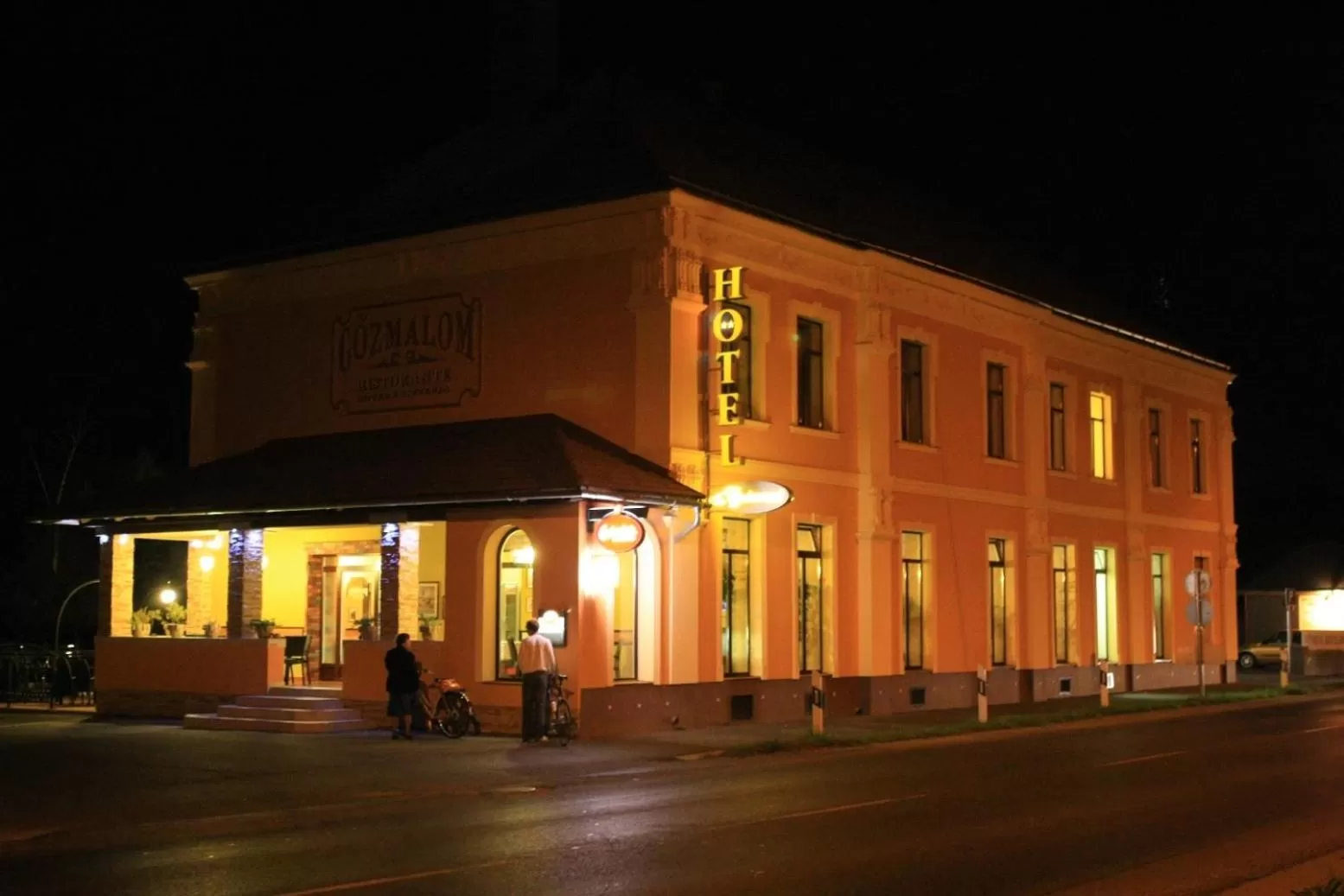 Facade/entrance in Gőzmalom Étterem és Panzió