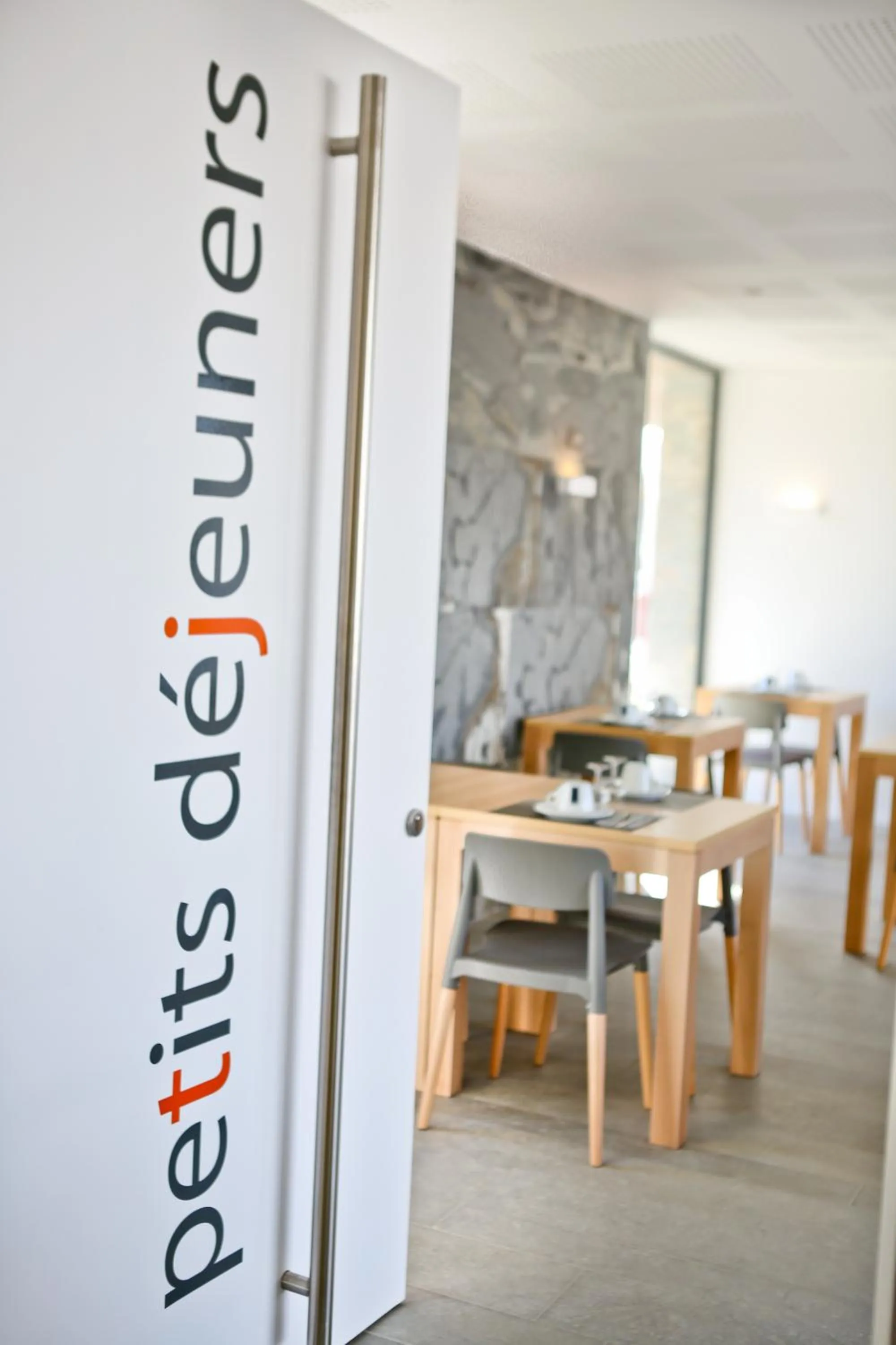 Restaurant/places to eat in Hotel Restaurant Santiago