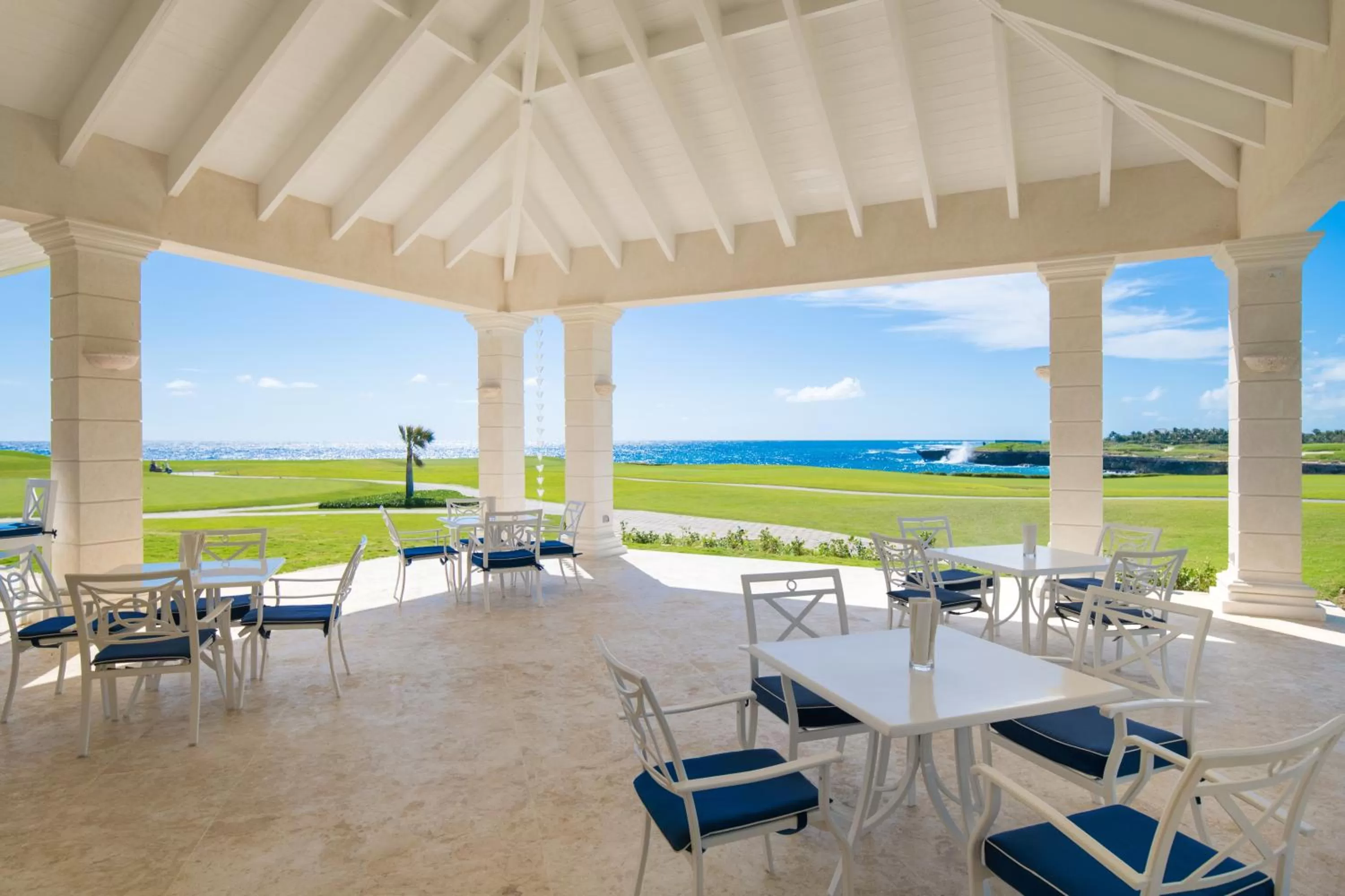 Restaurant/places to eat in Tortuga Bay