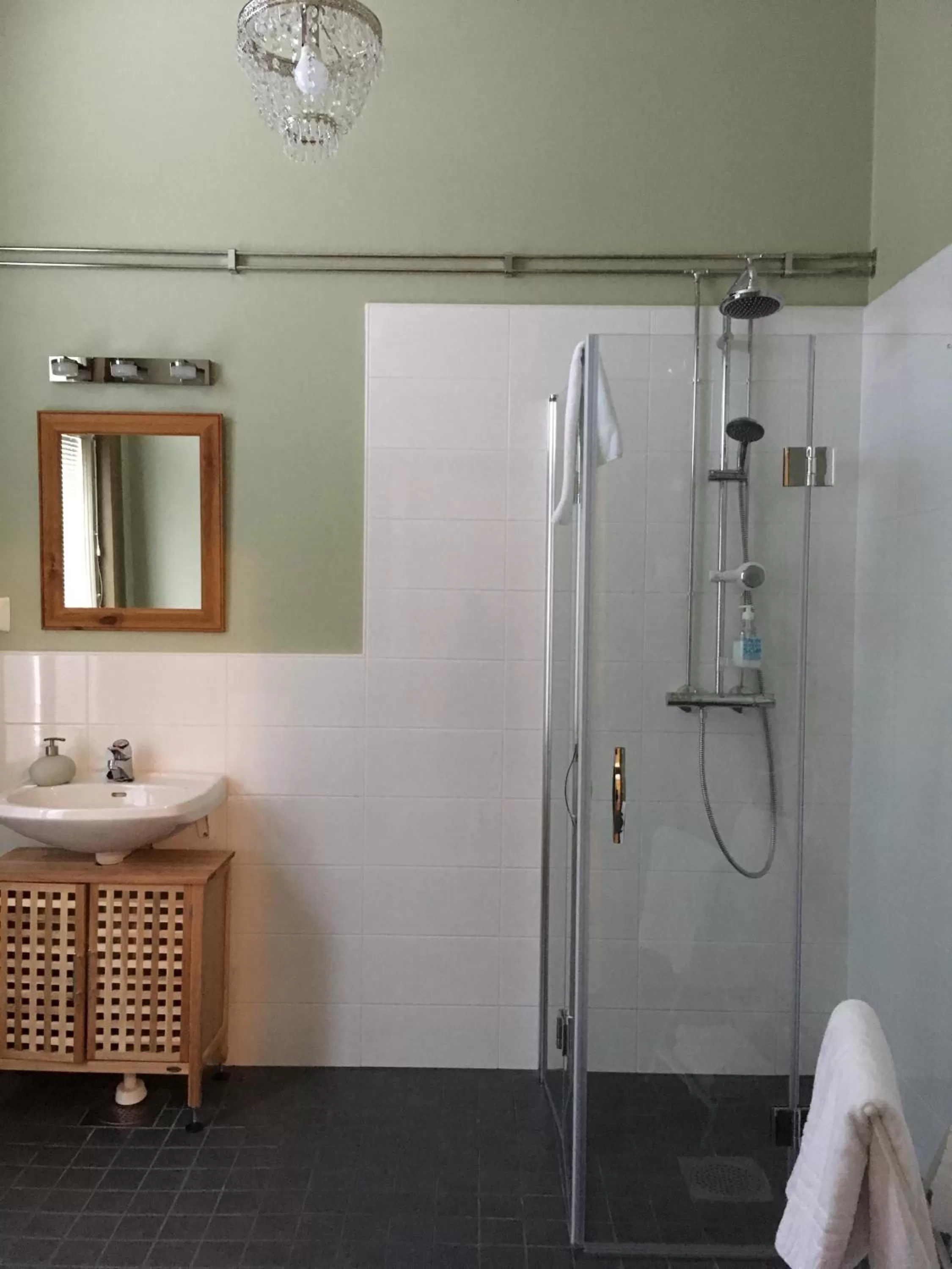 Cafe-Restaurant & Hotel Saima