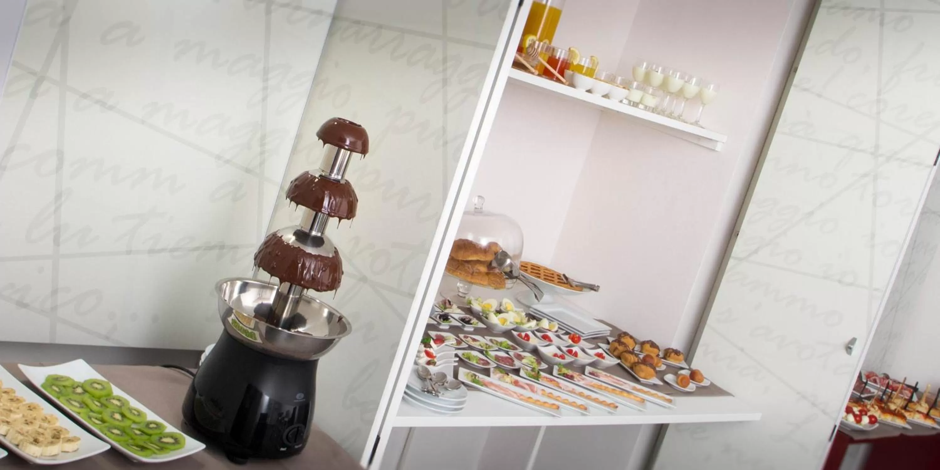 Food and drinks in Hotel Santa Brigida