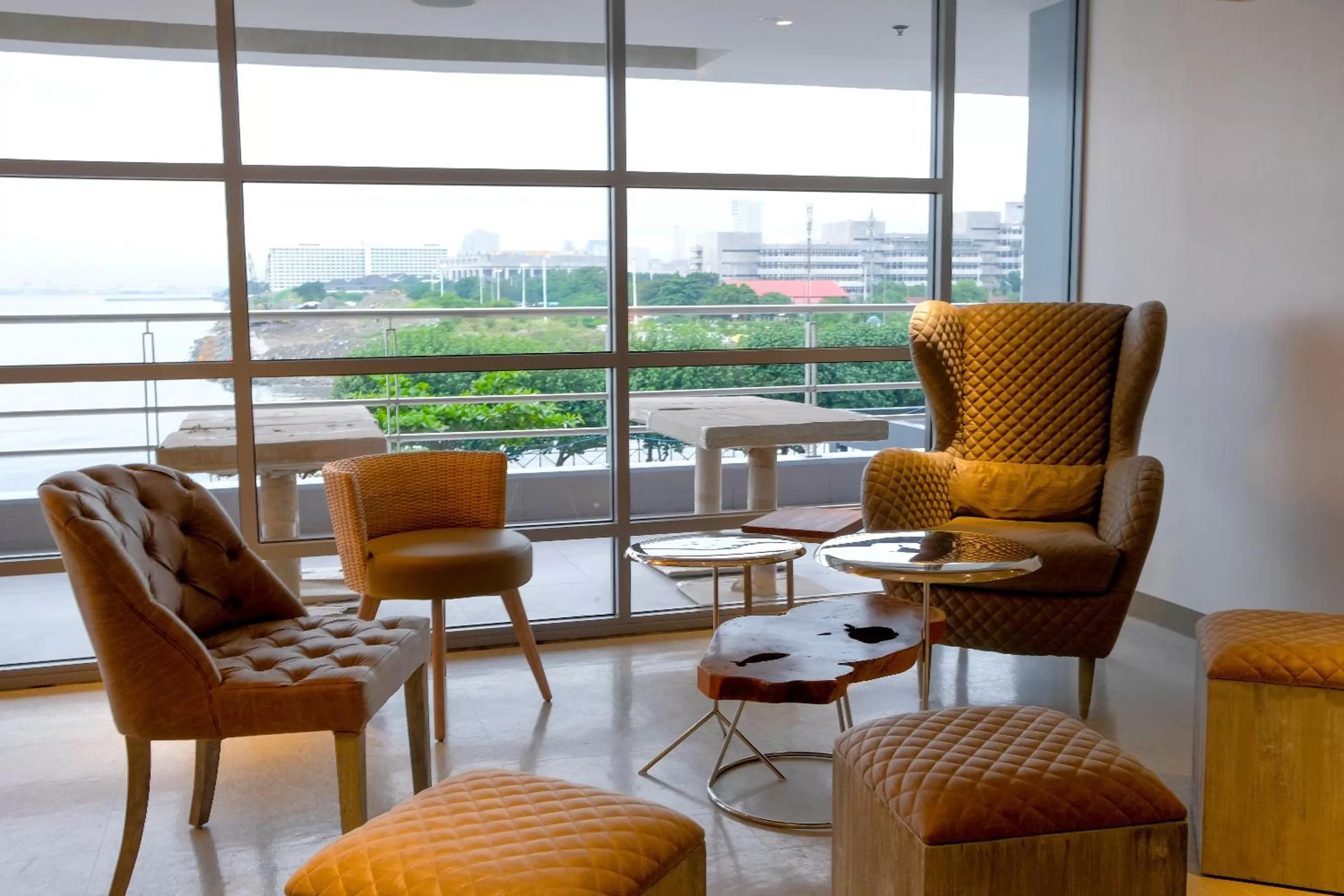 Lobby or reception in TRYP by Wyndham Mall of Asia Manila