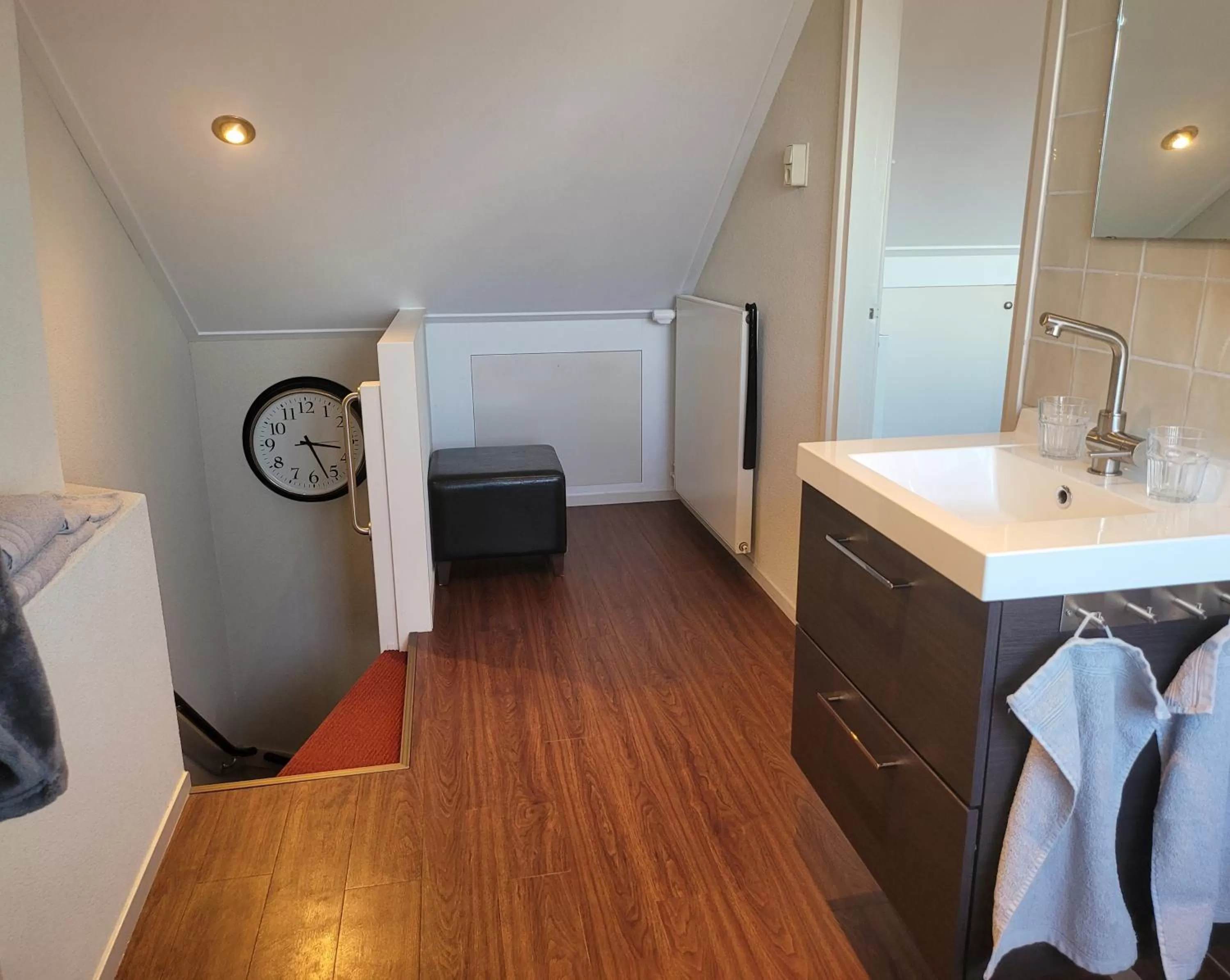 Property building, Kitchen/Kitchenette in Bed & Budget123