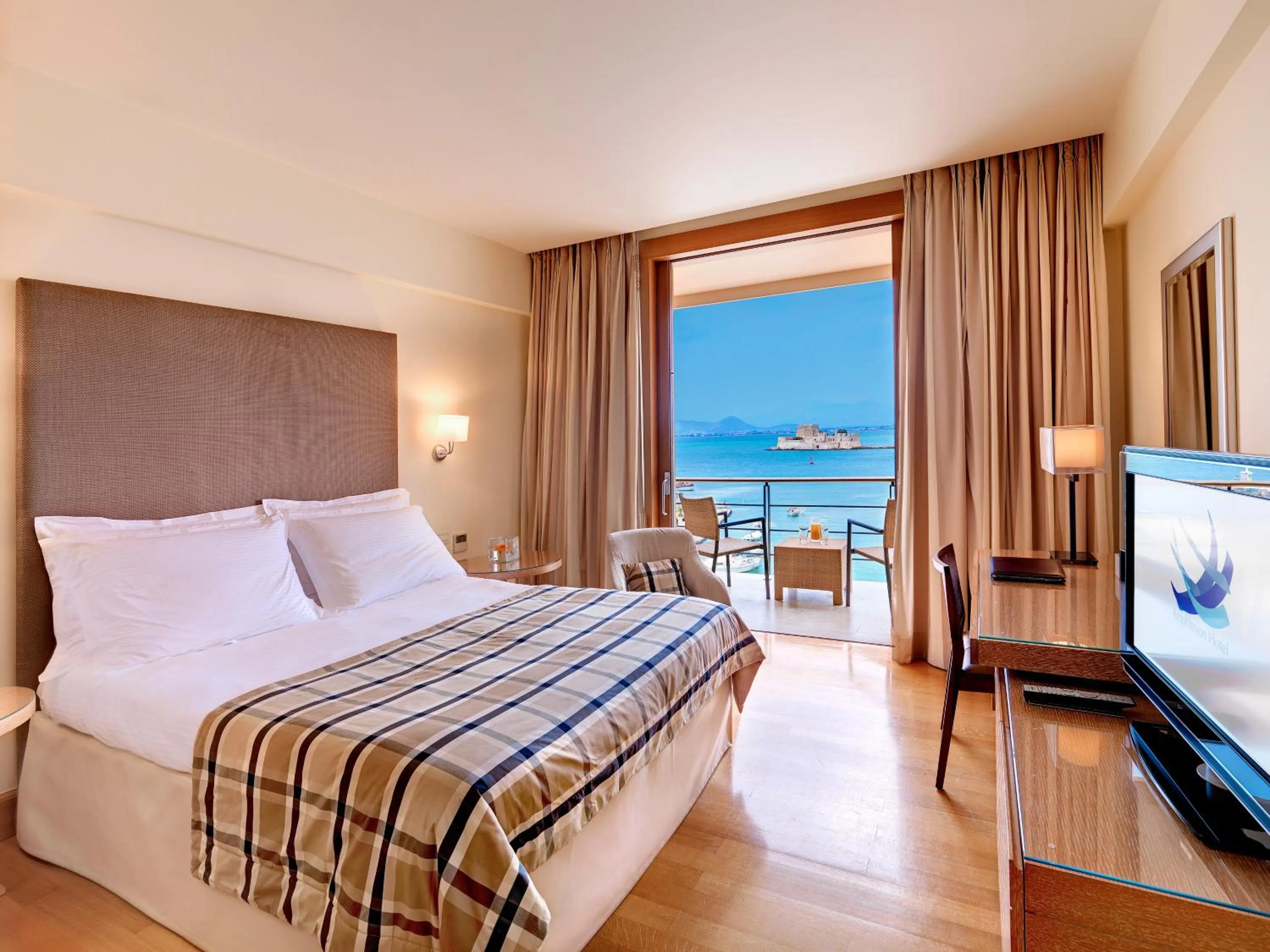 Bed in Amphitryon Hotel