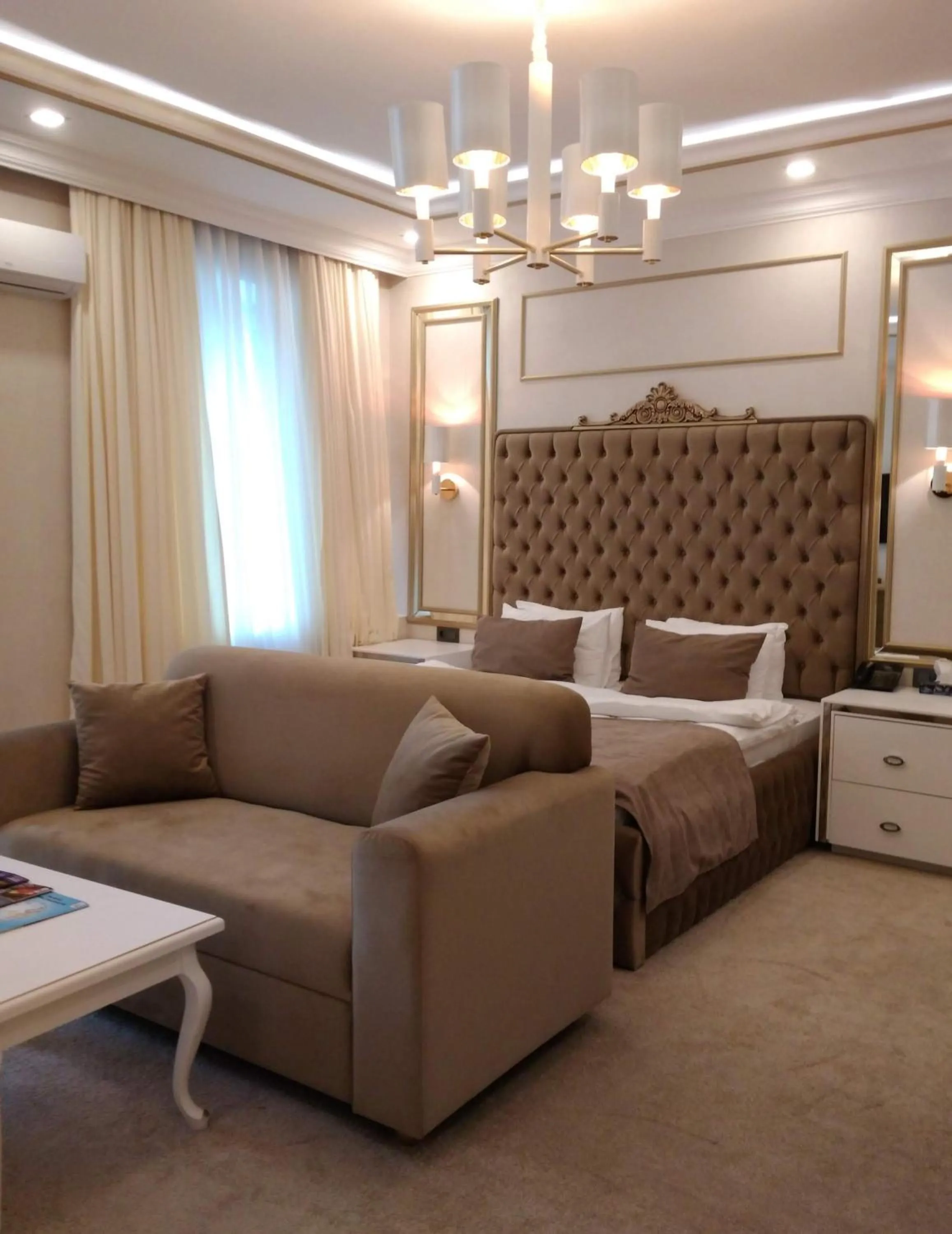 Nightclub / DJ in Ambassador