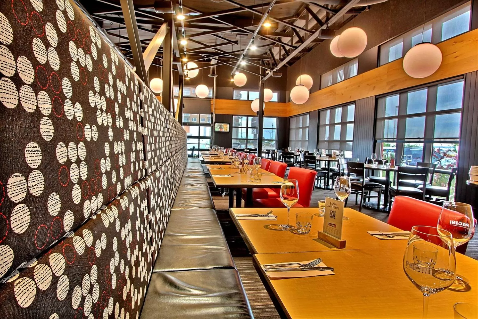 Restaurant/places to eat in Hôtel Le Navigateur