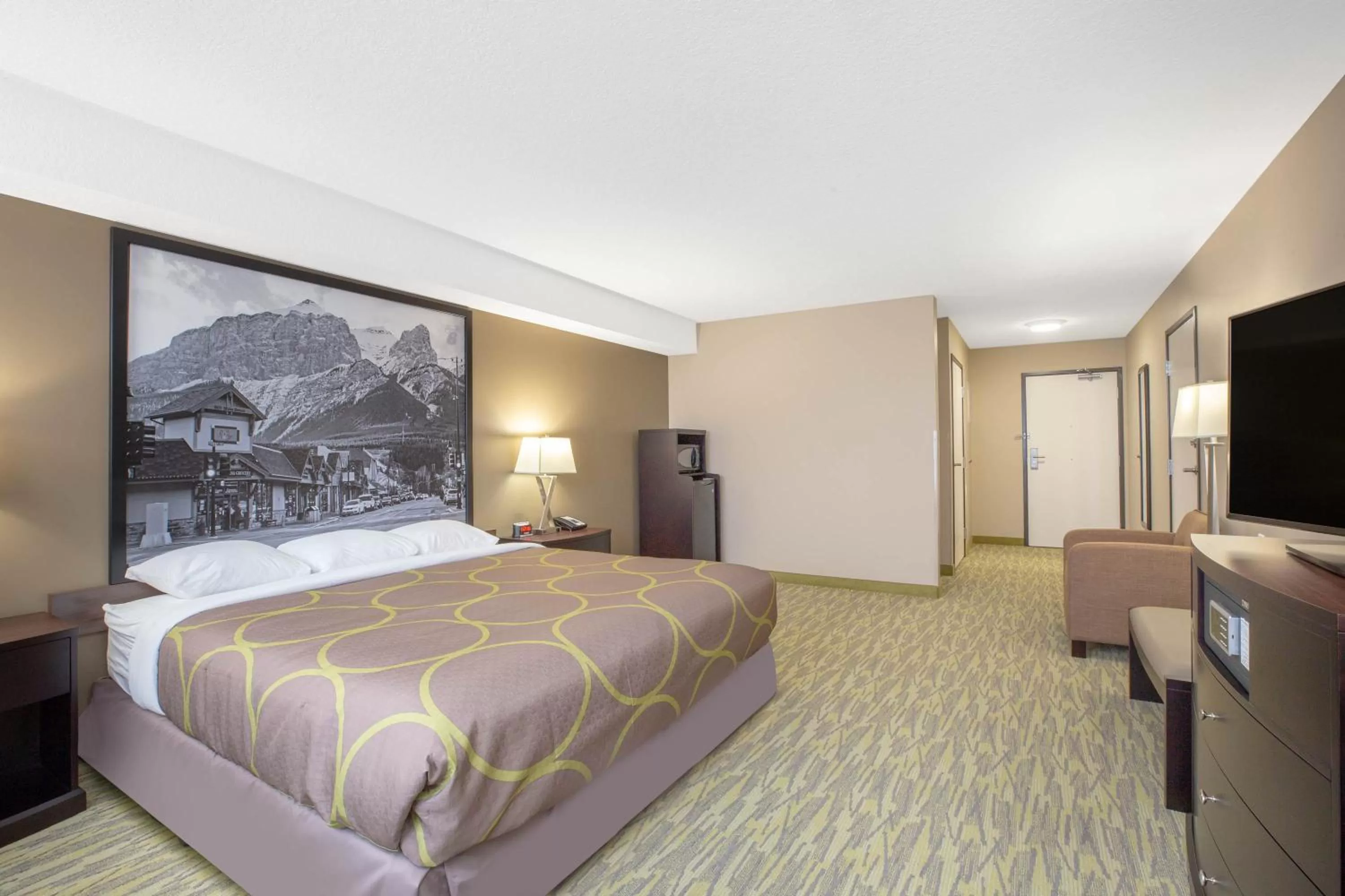 King Room - Mobility Access/Non-Smoking in Super 8 by Wyndham Canmore