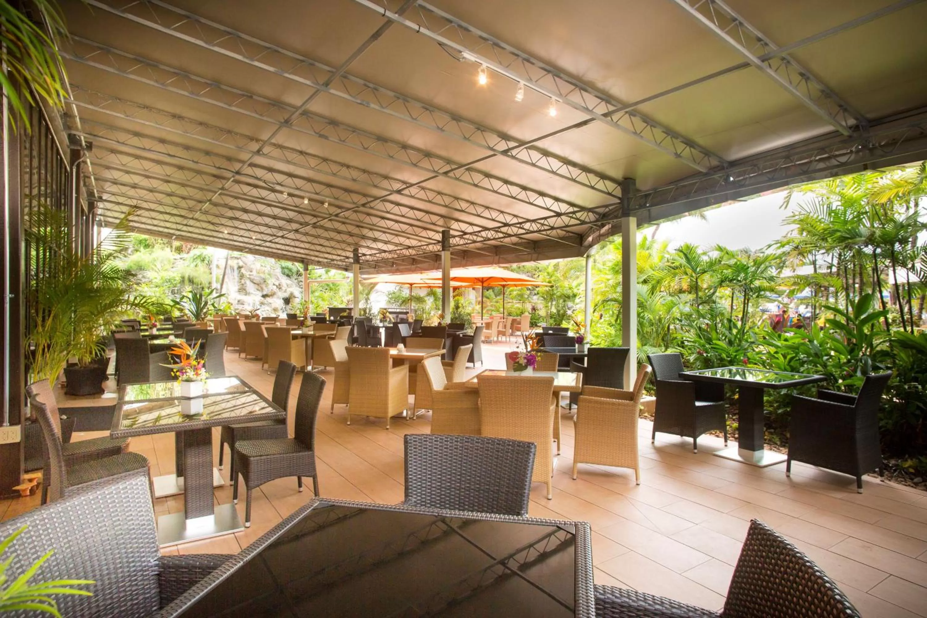 Dining area in Hilton Guam Resort & Spa