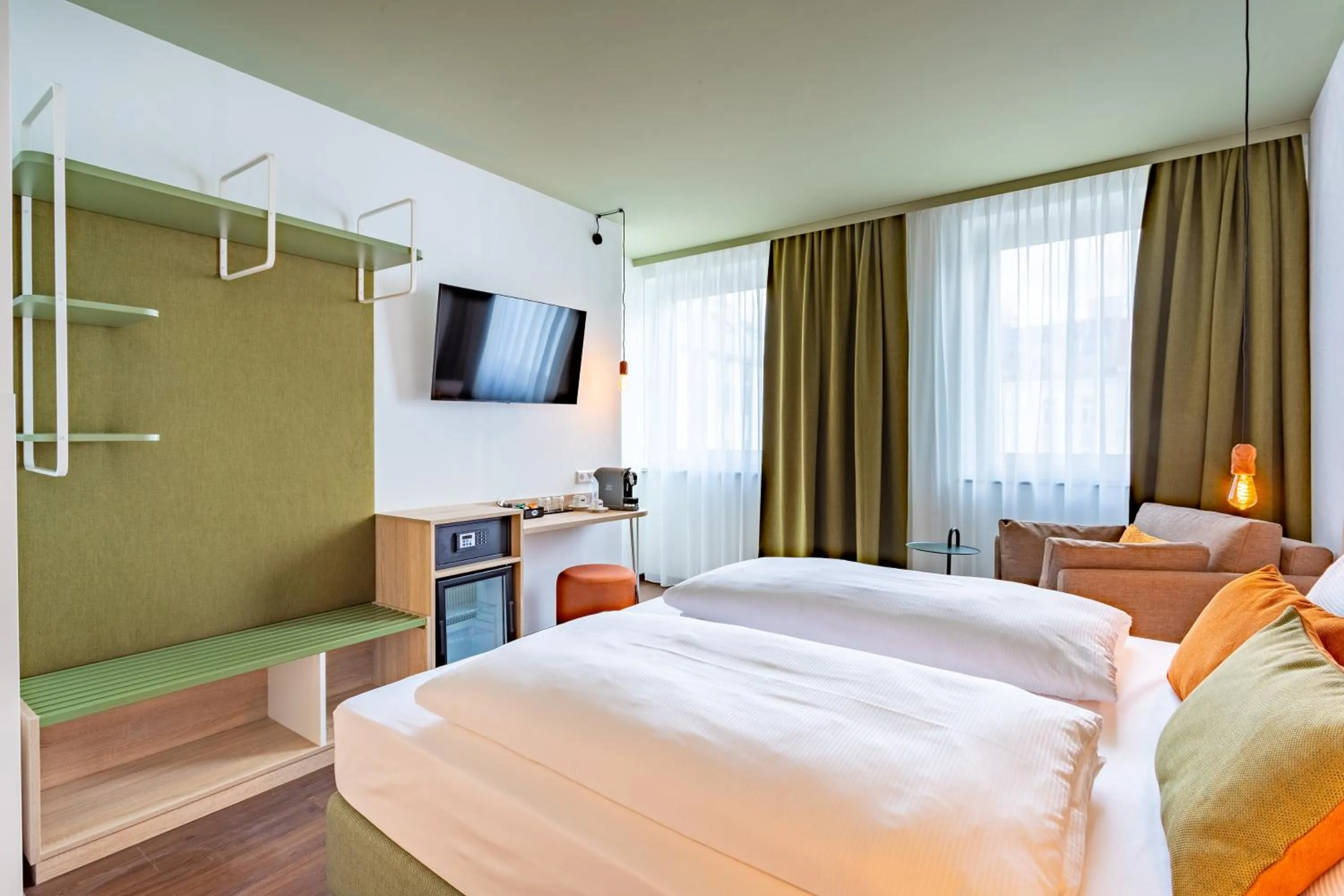 Photo of the whole room, Bed in The Weekend Hotel