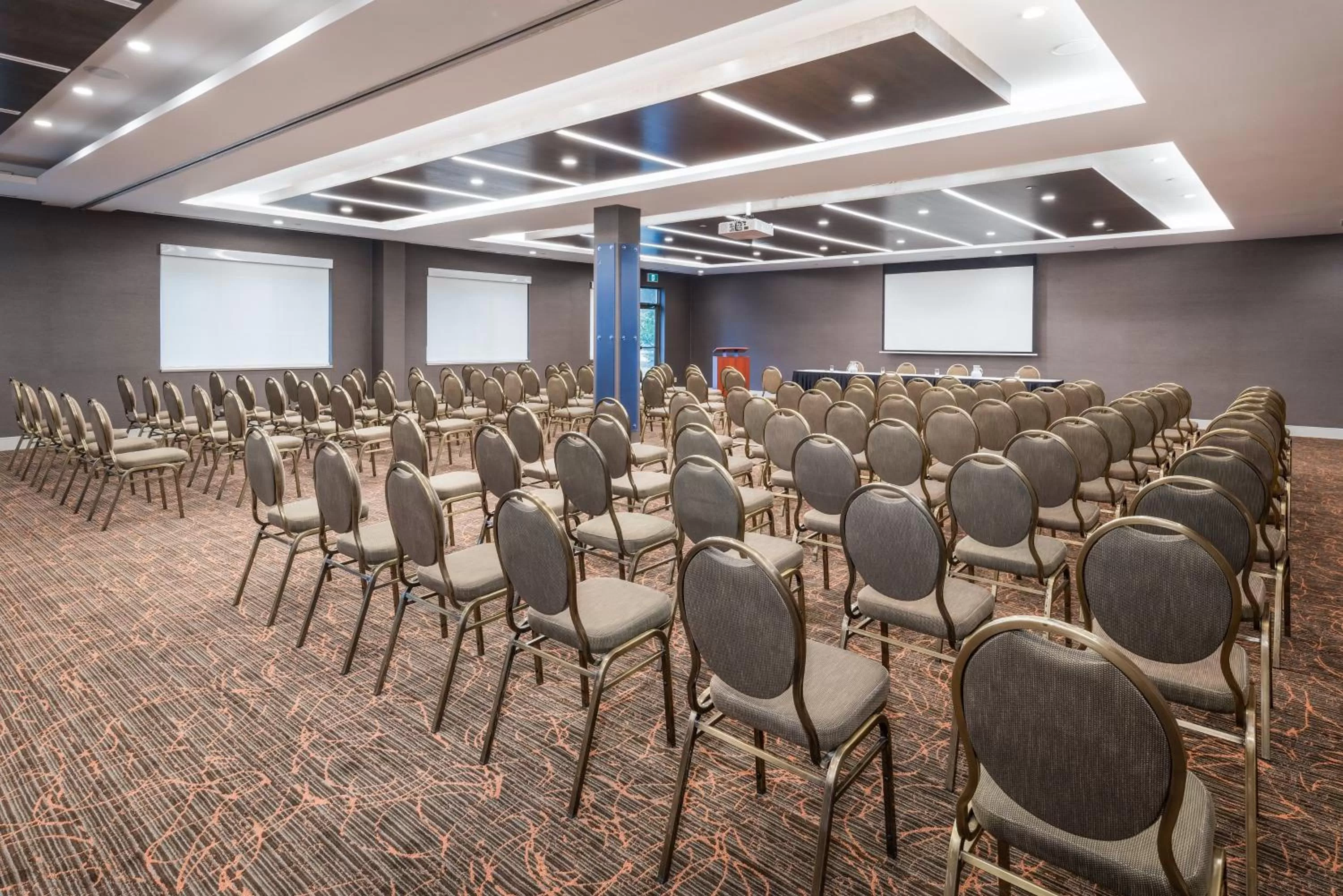 Meeting/conference room in Holiday Inn Express Hotel & Suites Milton by IHG
