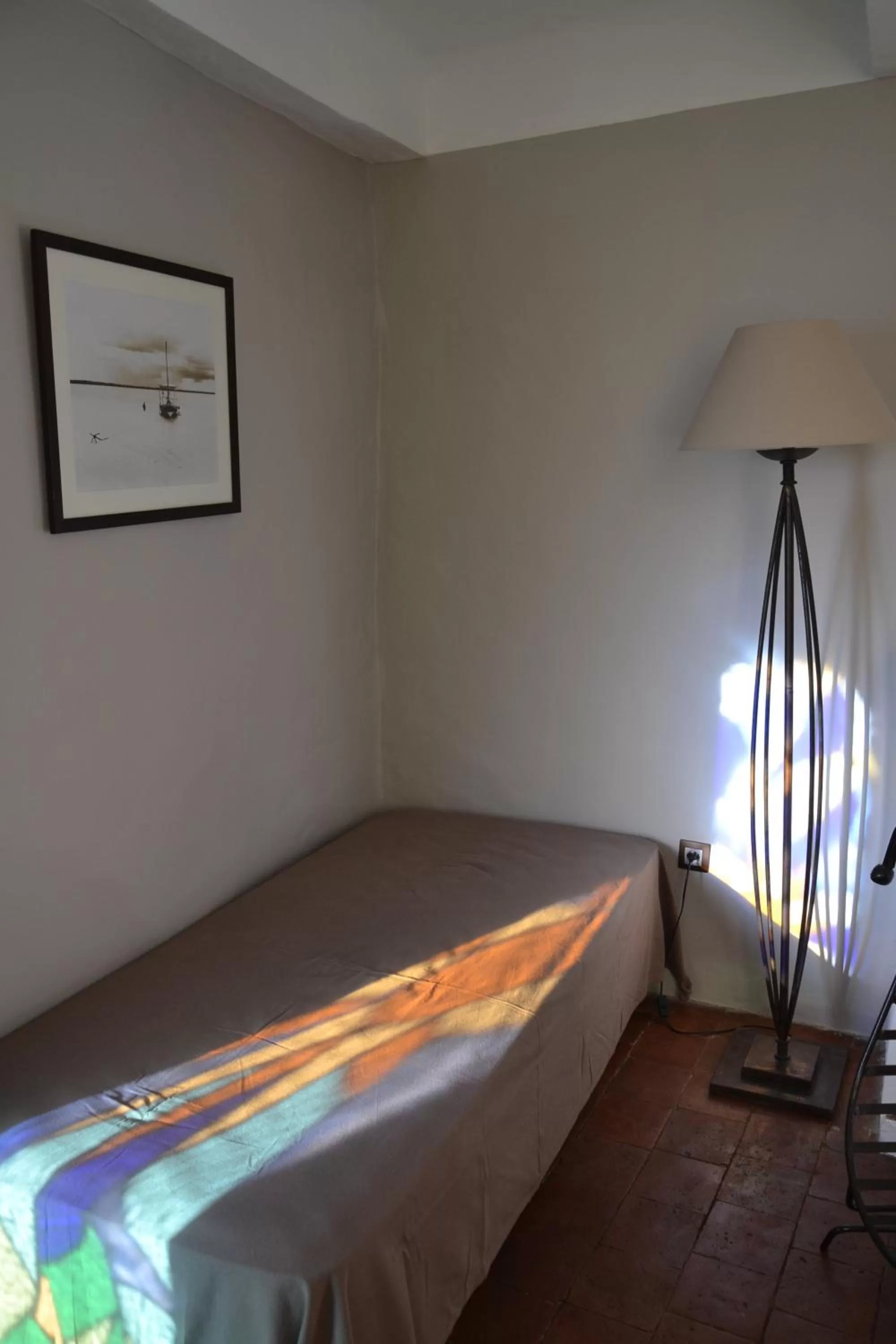 Photo of the whole room, Bed in Maison Saint Louis avec Jacuzzi