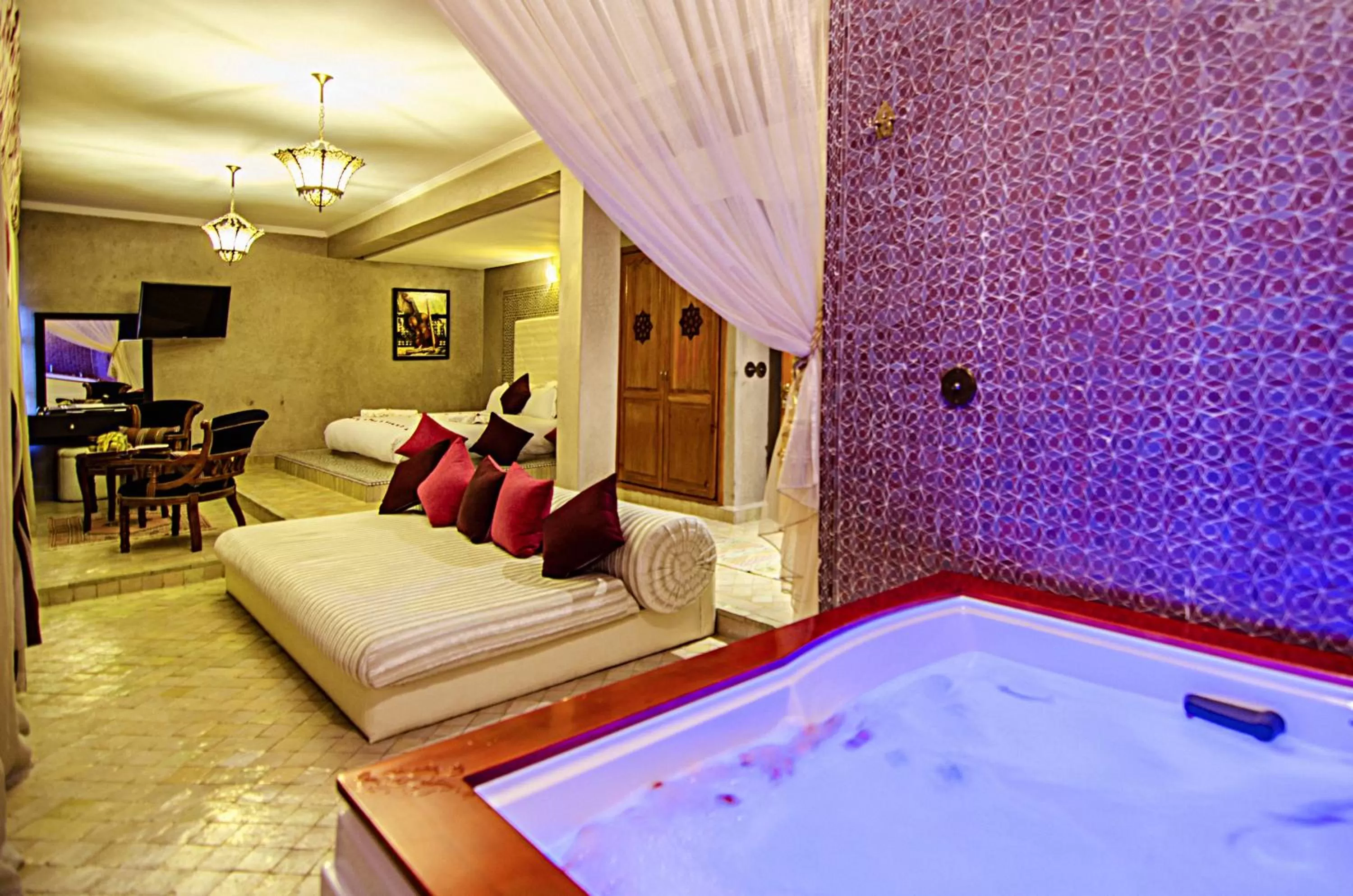 Bed in Palais Ommeyad Suites & Spa