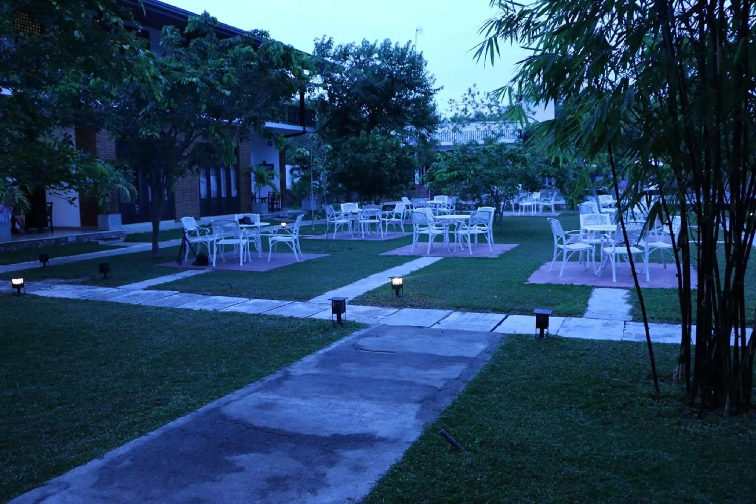 Night in Gamodh Citadel Resort