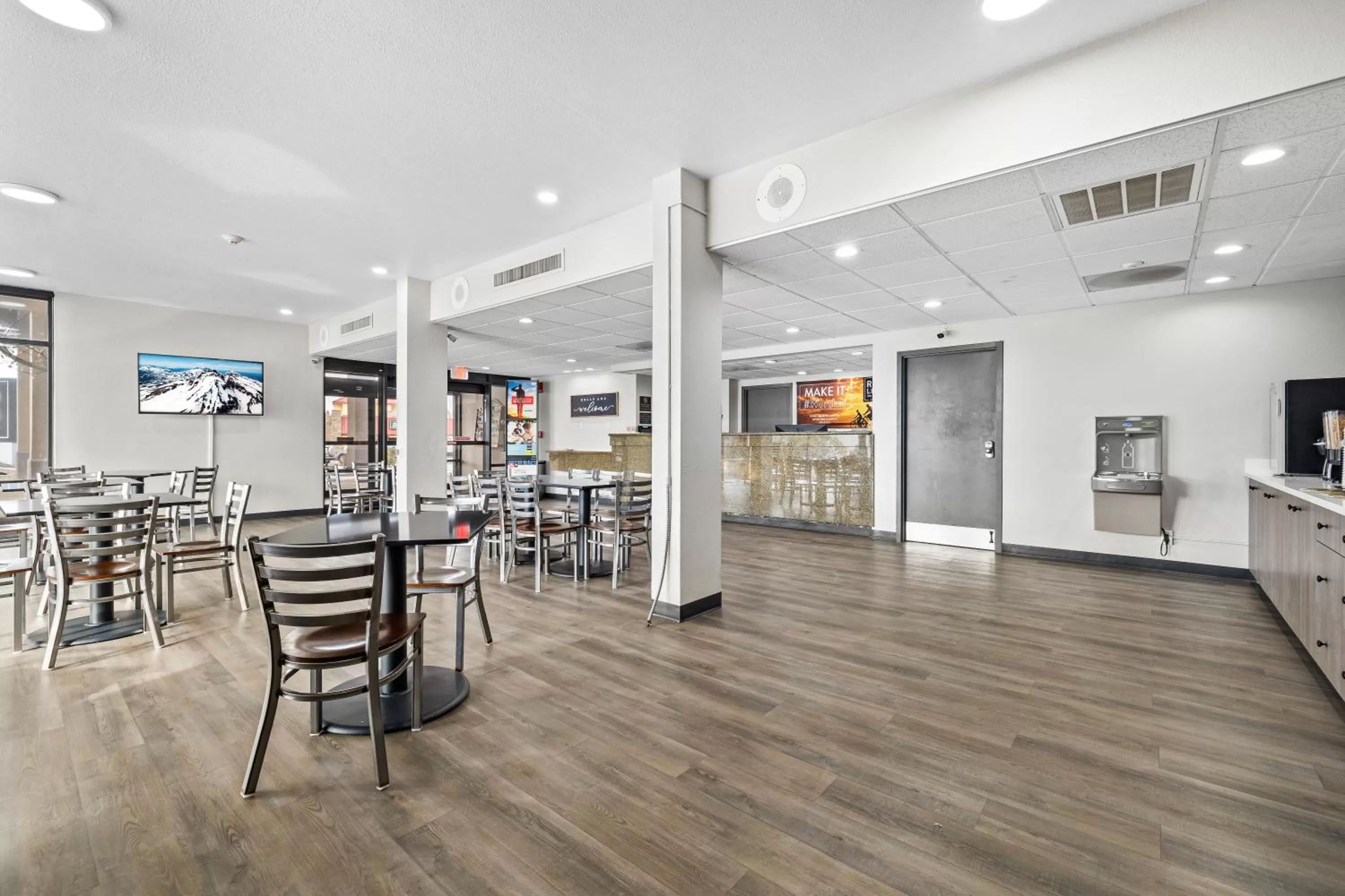 Lobby or reception in Red Lion Inn & Suites Deschutes River - Bend