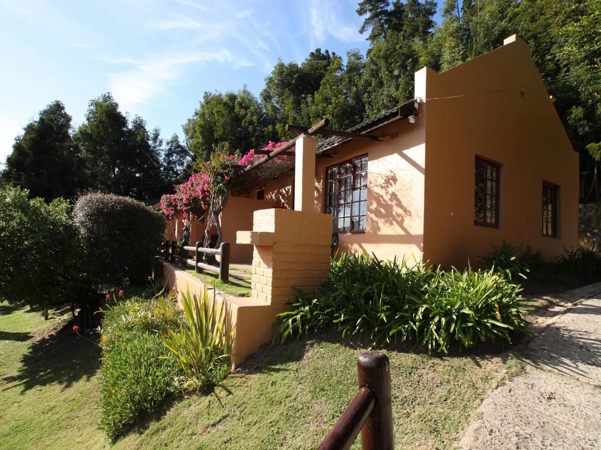 Property building in Gooderson Knysna Chalets