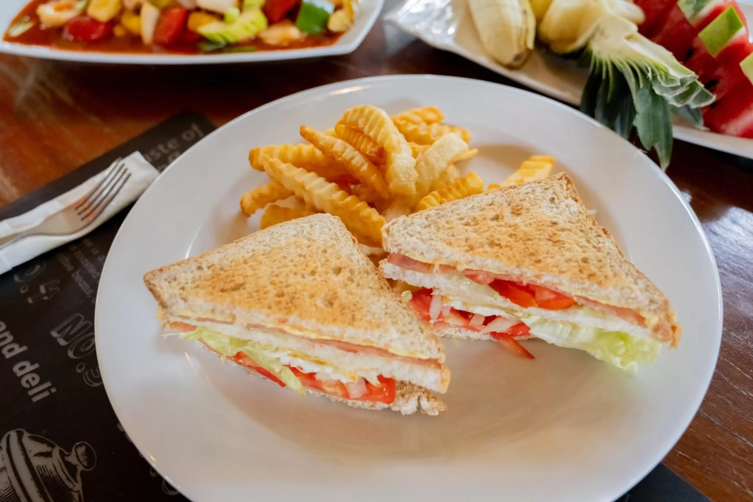 Food and drinks in Khao Sok River Home Resort