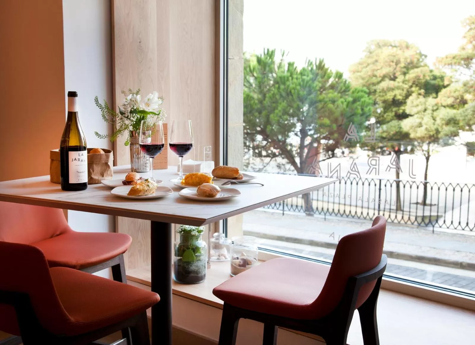 Restaurant/places to eat in Lasala Plaza Hotel - Adults Only