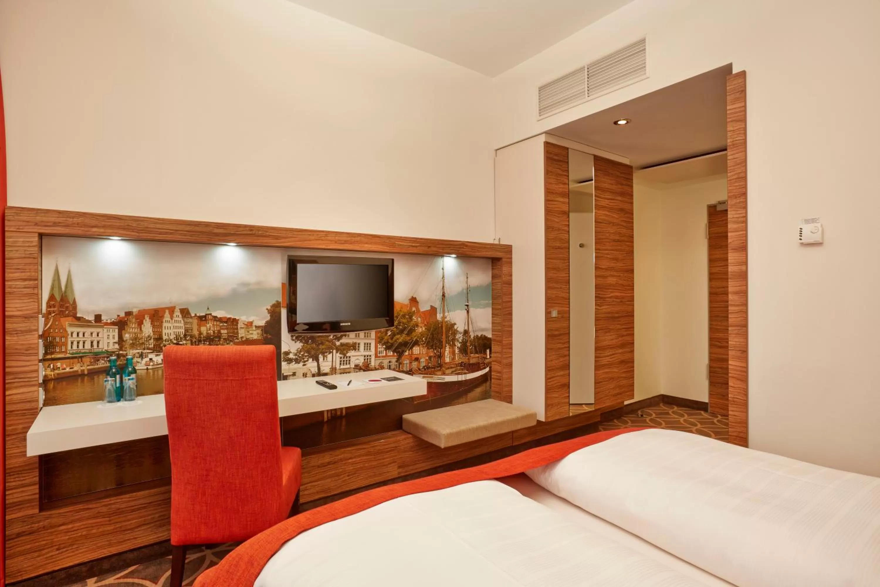 Decorative detail, Bed in H+ Hotel Lübeck