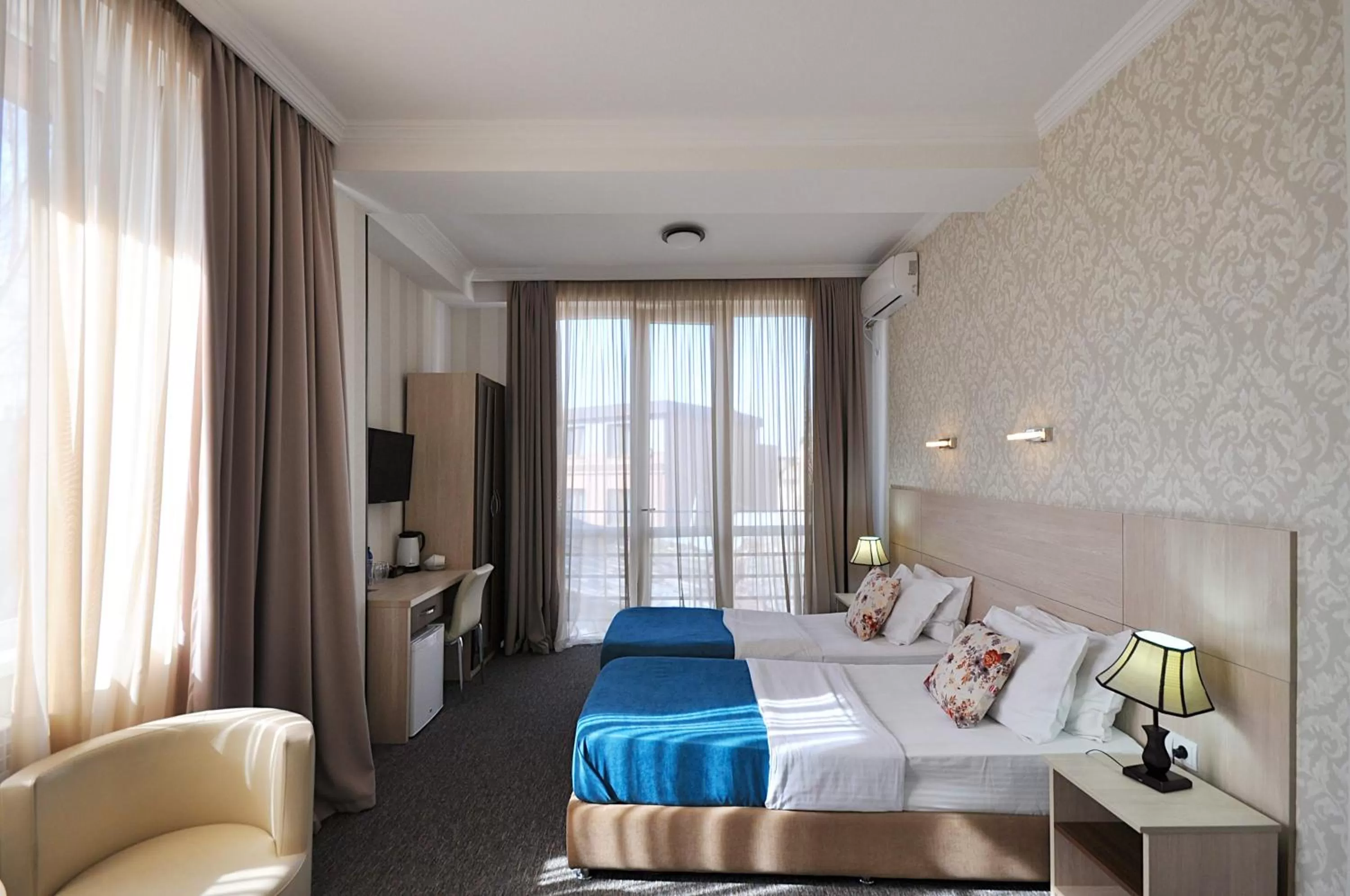 Photo of the whole room, Bed in Light House Old City