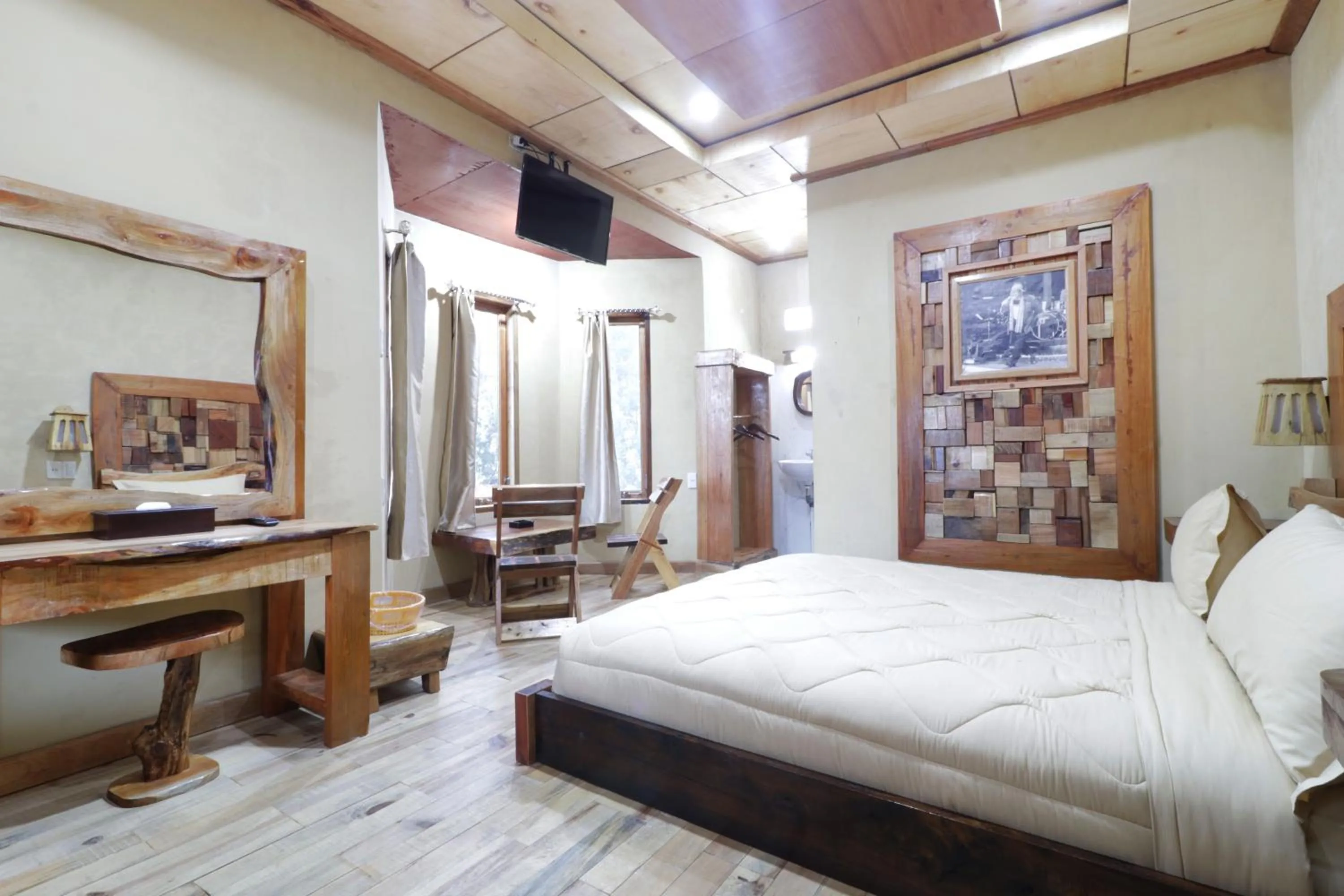 Photo of the whole room, Bed in Alloyna Country Cottage Brastagi