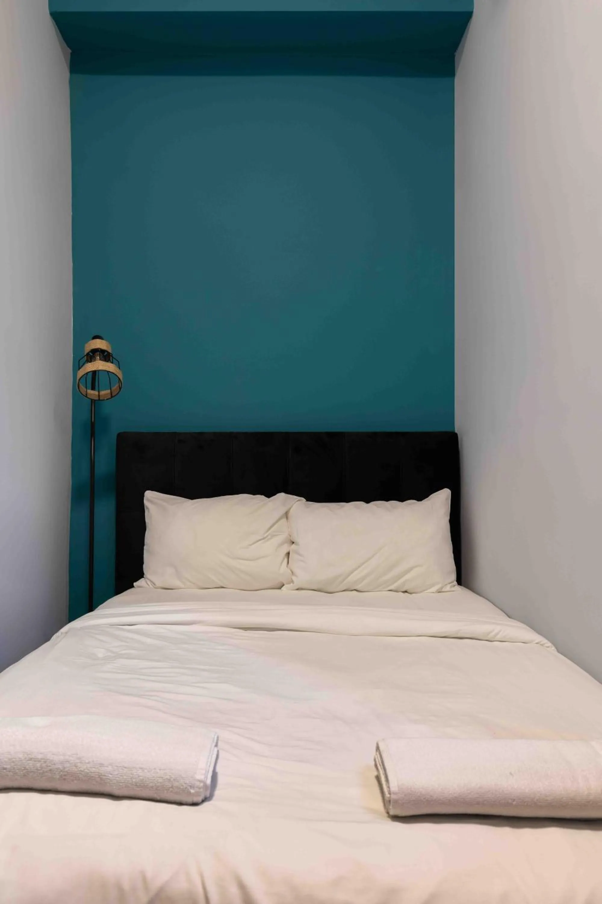 Bed in Liber Tel Aviv Sea Shore Suites BY RAPHAEL HOTELS