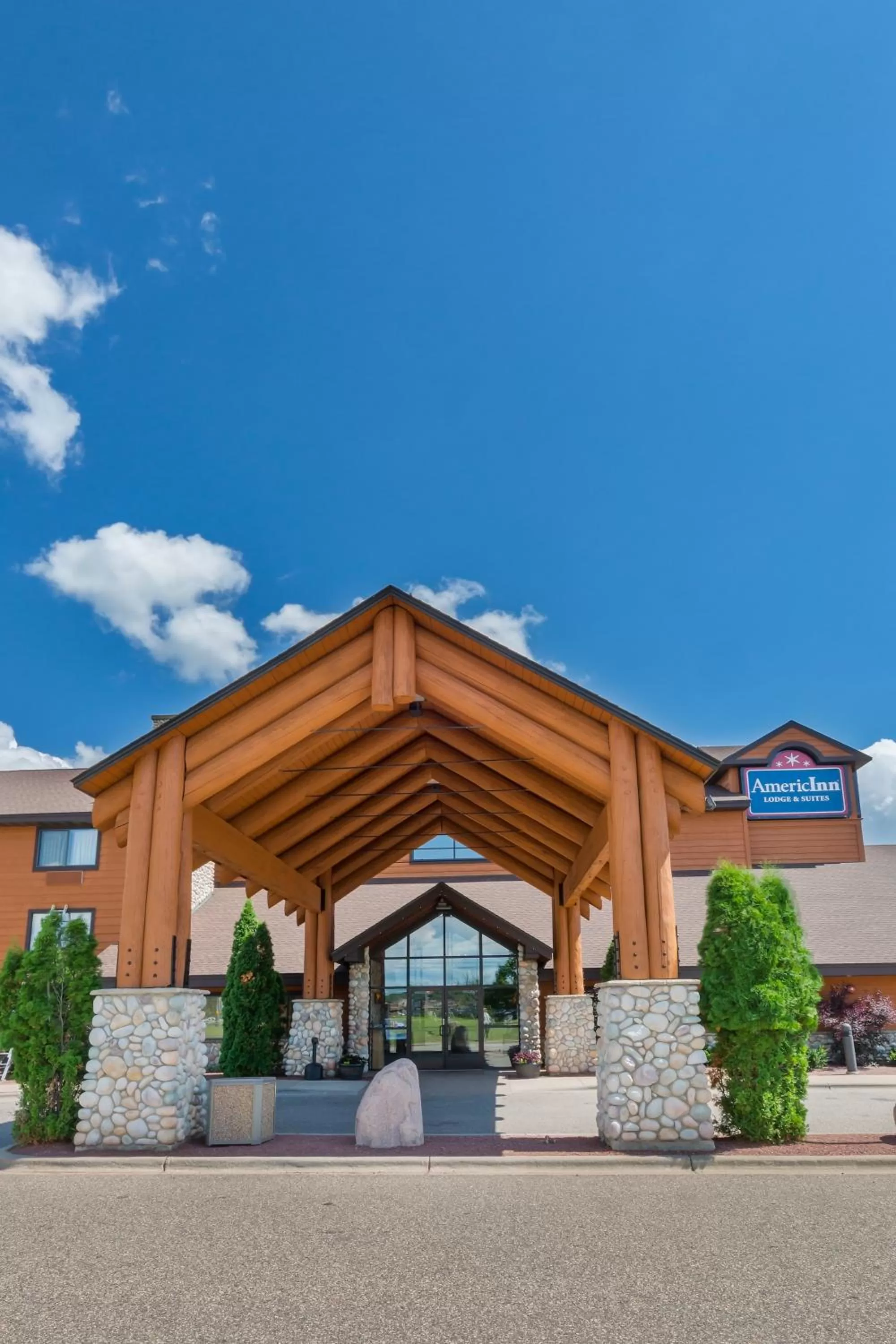 Facade/entrance in AmericInn by Wyndham Wisconsin Dells