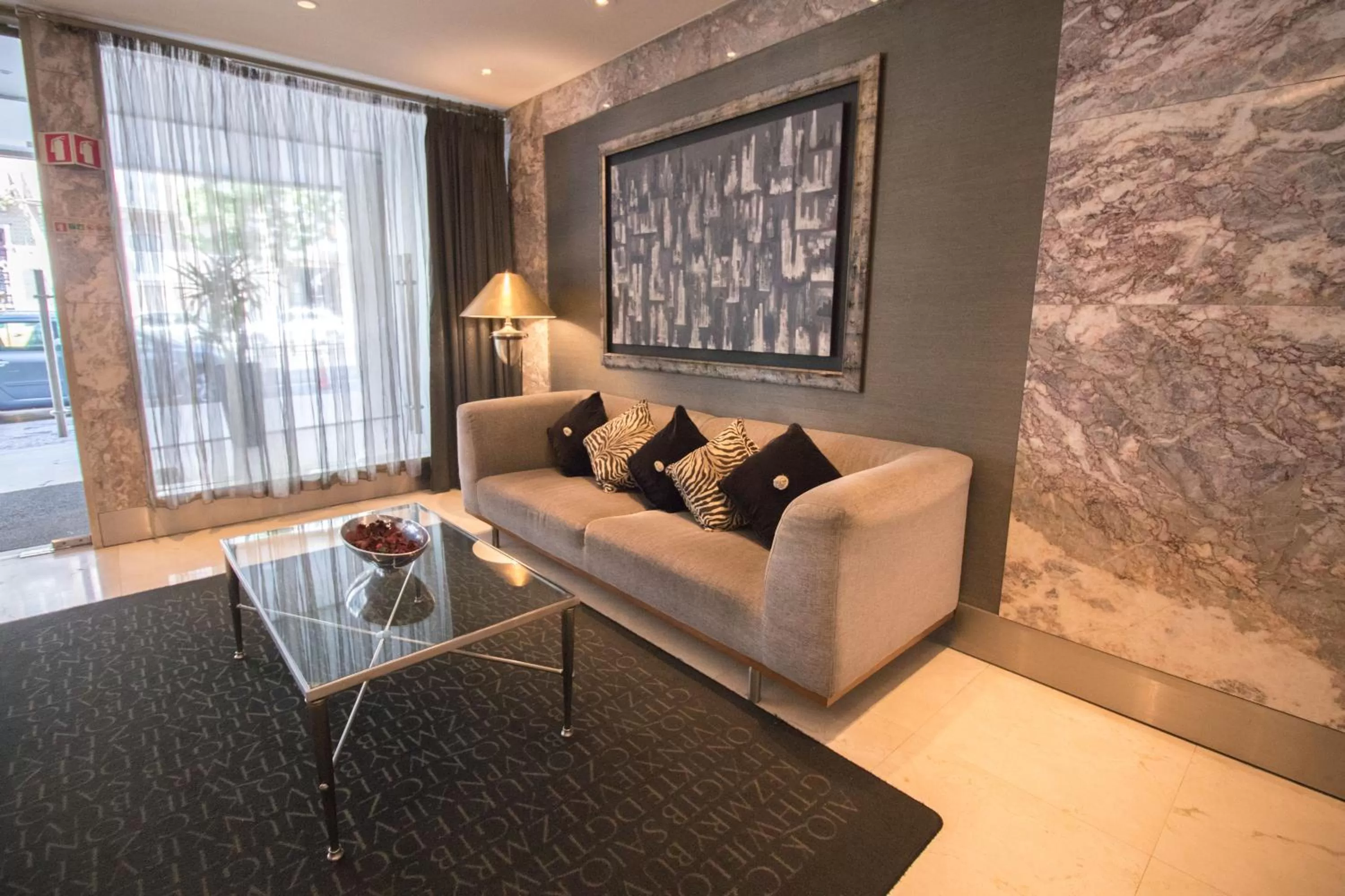 Lobby or reception in Hotel Travel Park Lisboa