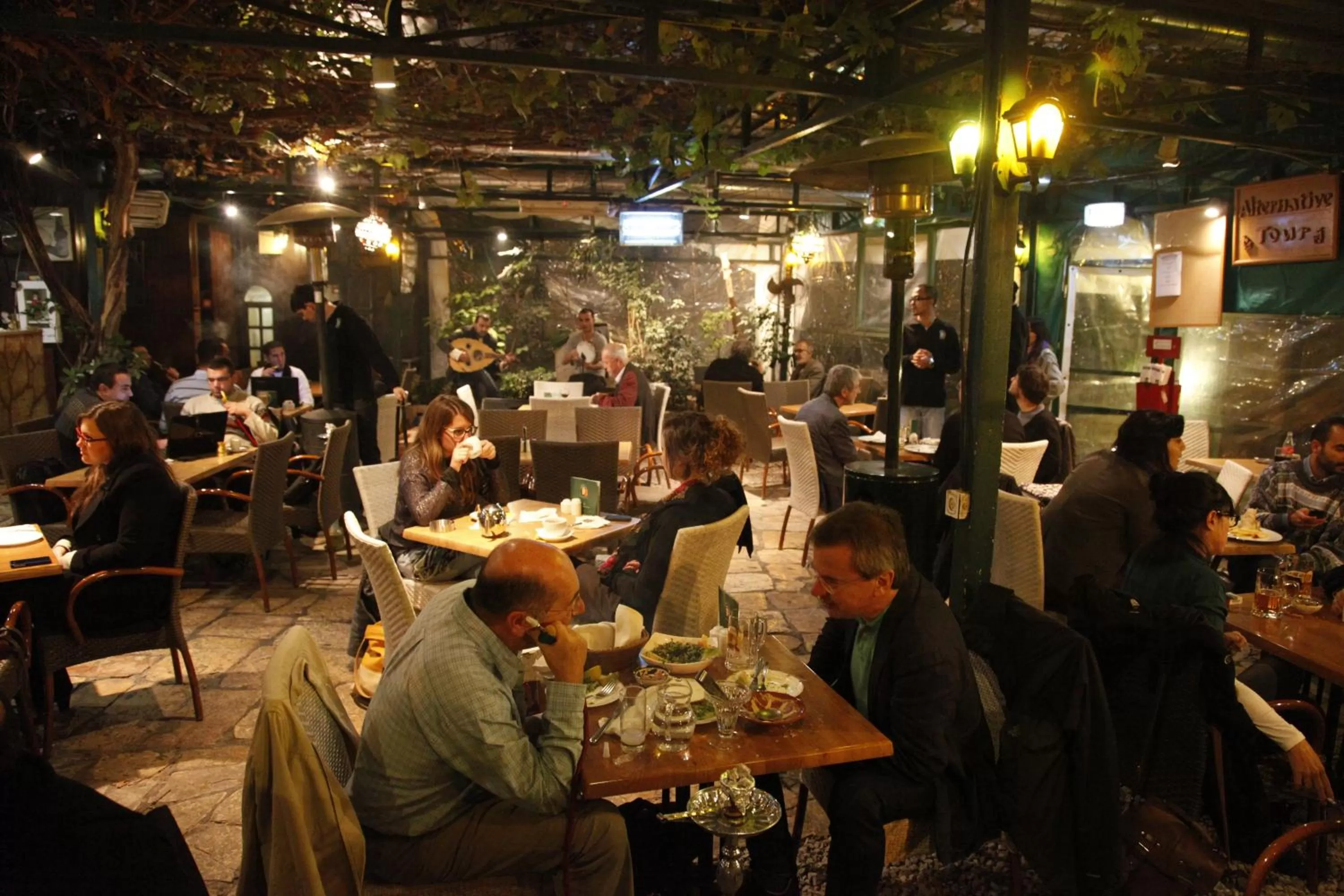 Restaurant/places to eat in Jerusalem Hotel