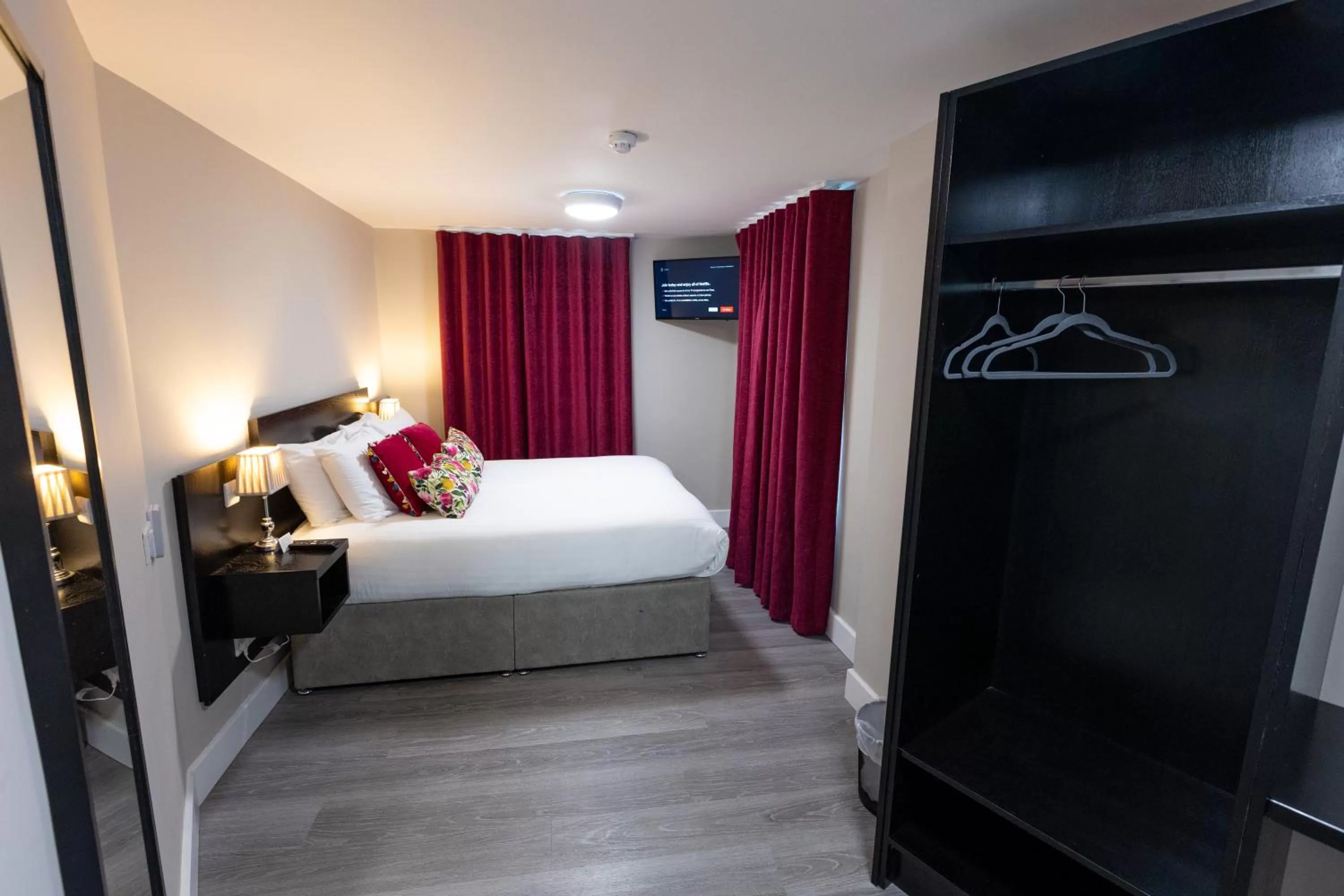 Bed in Behan's Horseshoe Bar & Restaurant