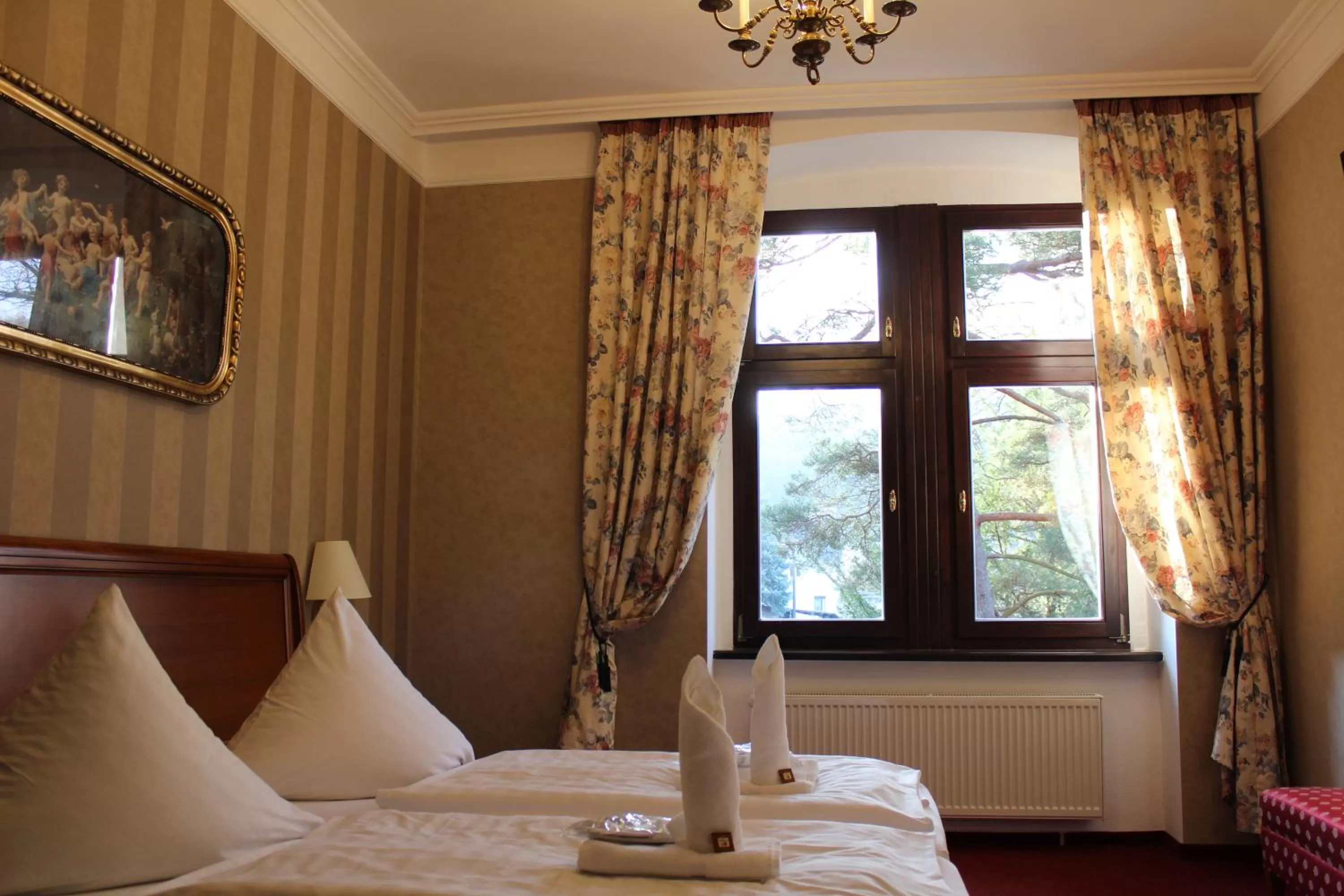 Photo of the whole room, Bed in Schlosshotel Stecklenberg