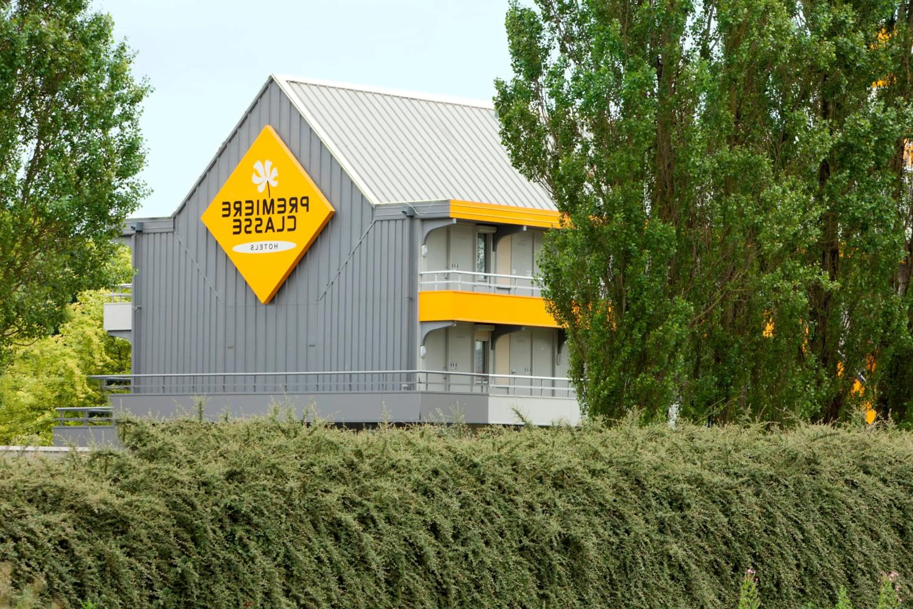 Facade/entrance in Premiere Classe Bordeaux Est Lormont