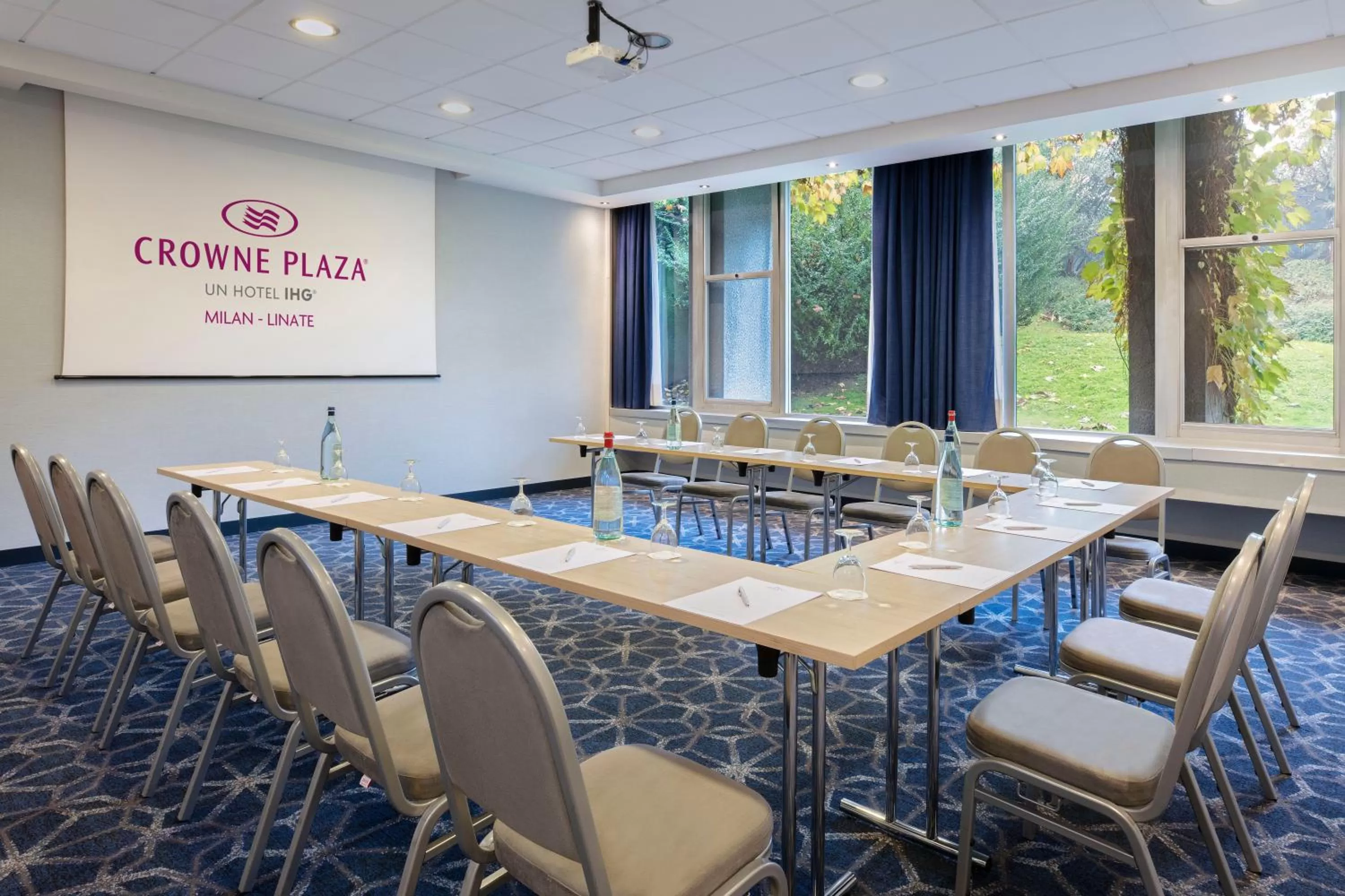 Meeting/conference room in Crowne Plaza Milan Linate by IHG