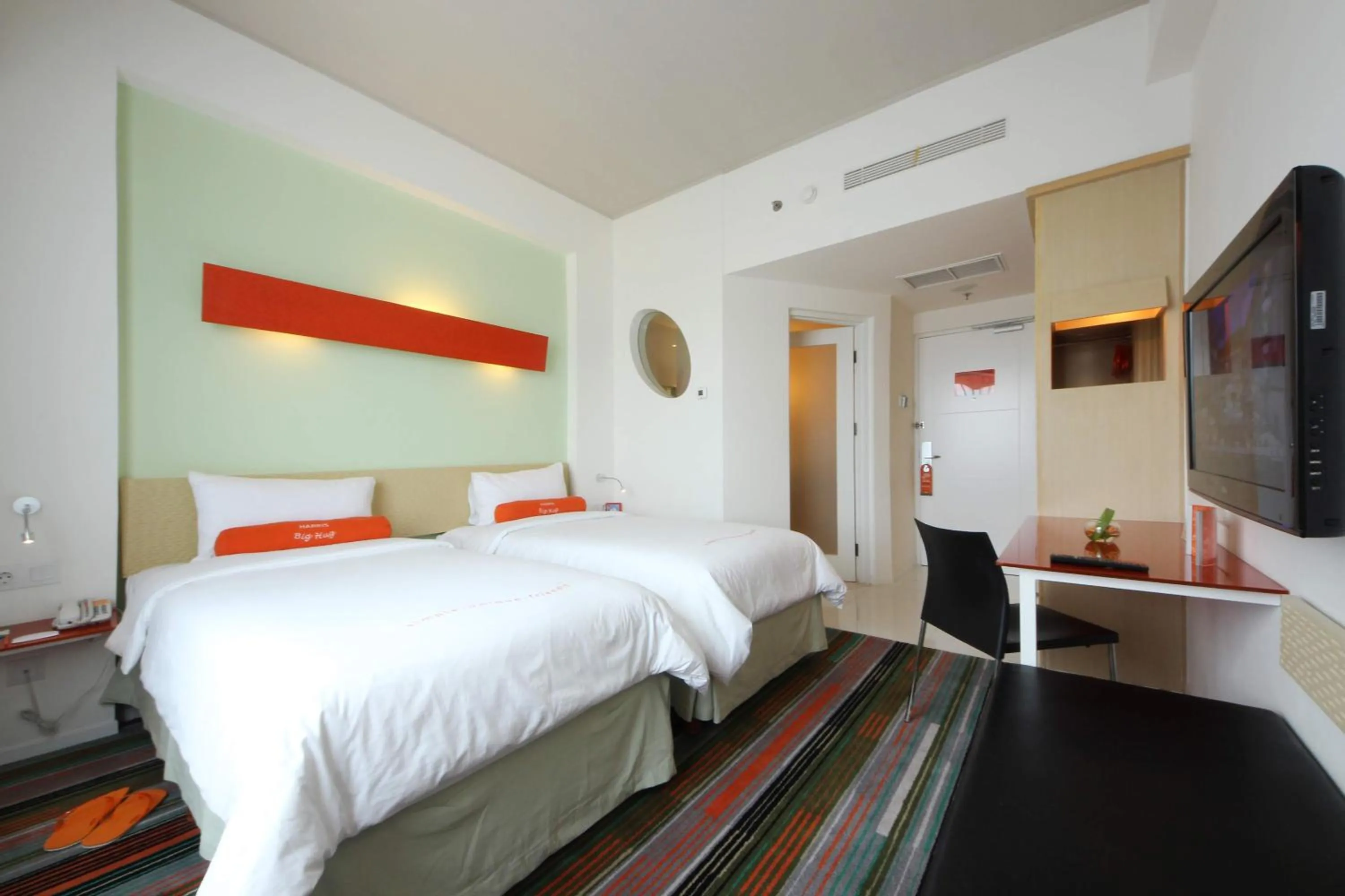 Bedroom, Bed in HARRIS Hotel & Convention Festival Citylink Bandung