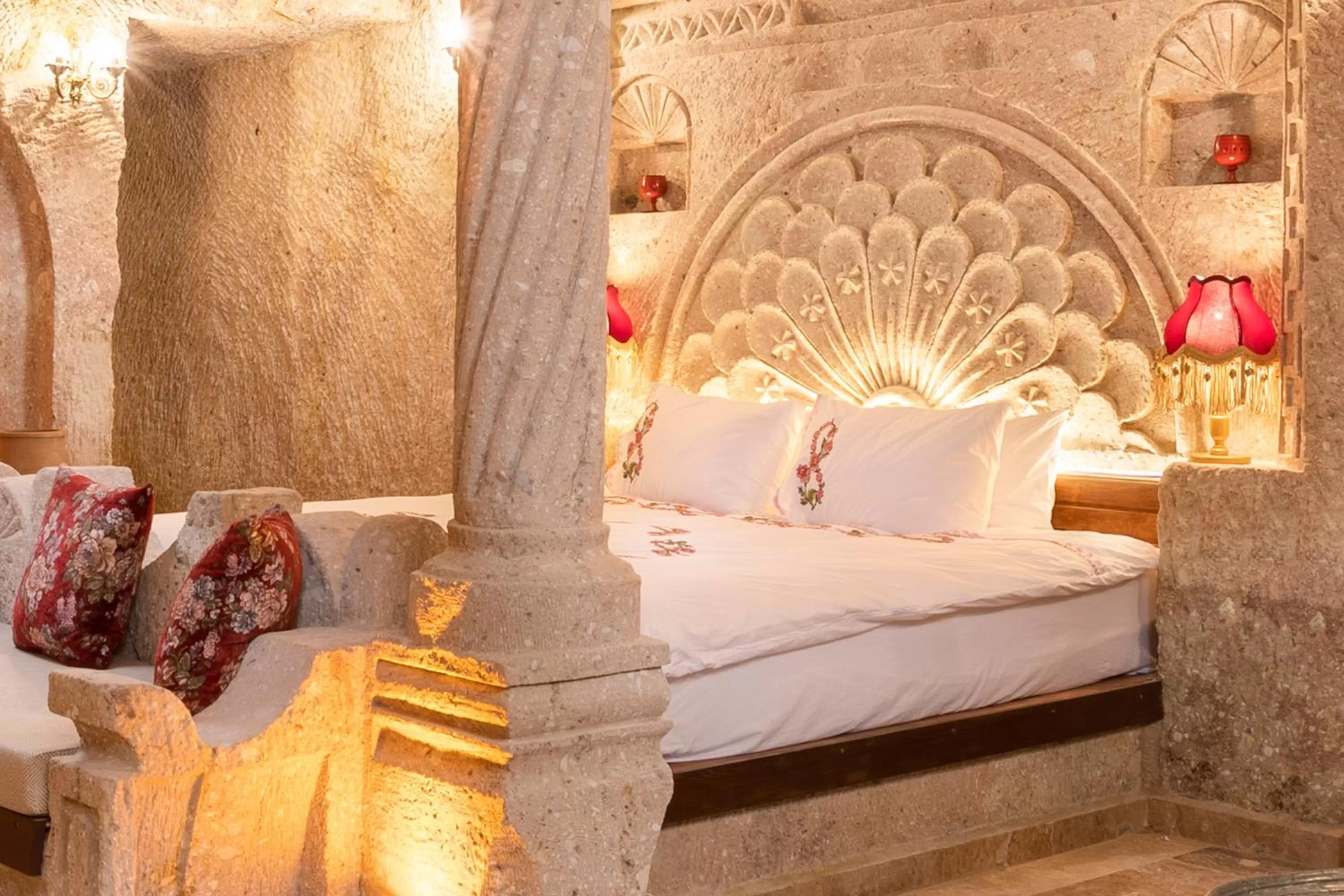 Bed in Kayata Cave Suites Special Class