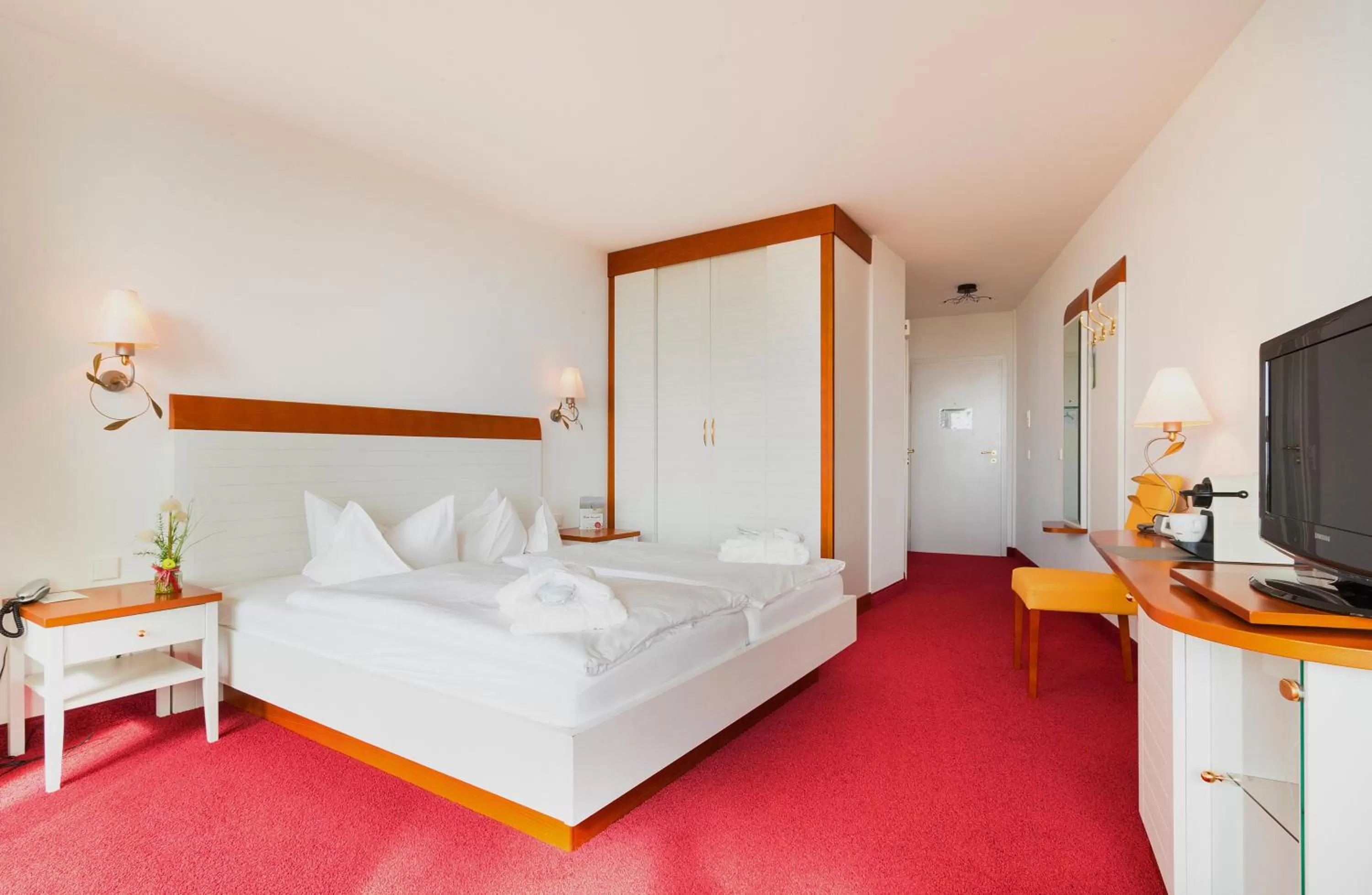 Photo of the whole room, Bed in Hotel Fährhaus