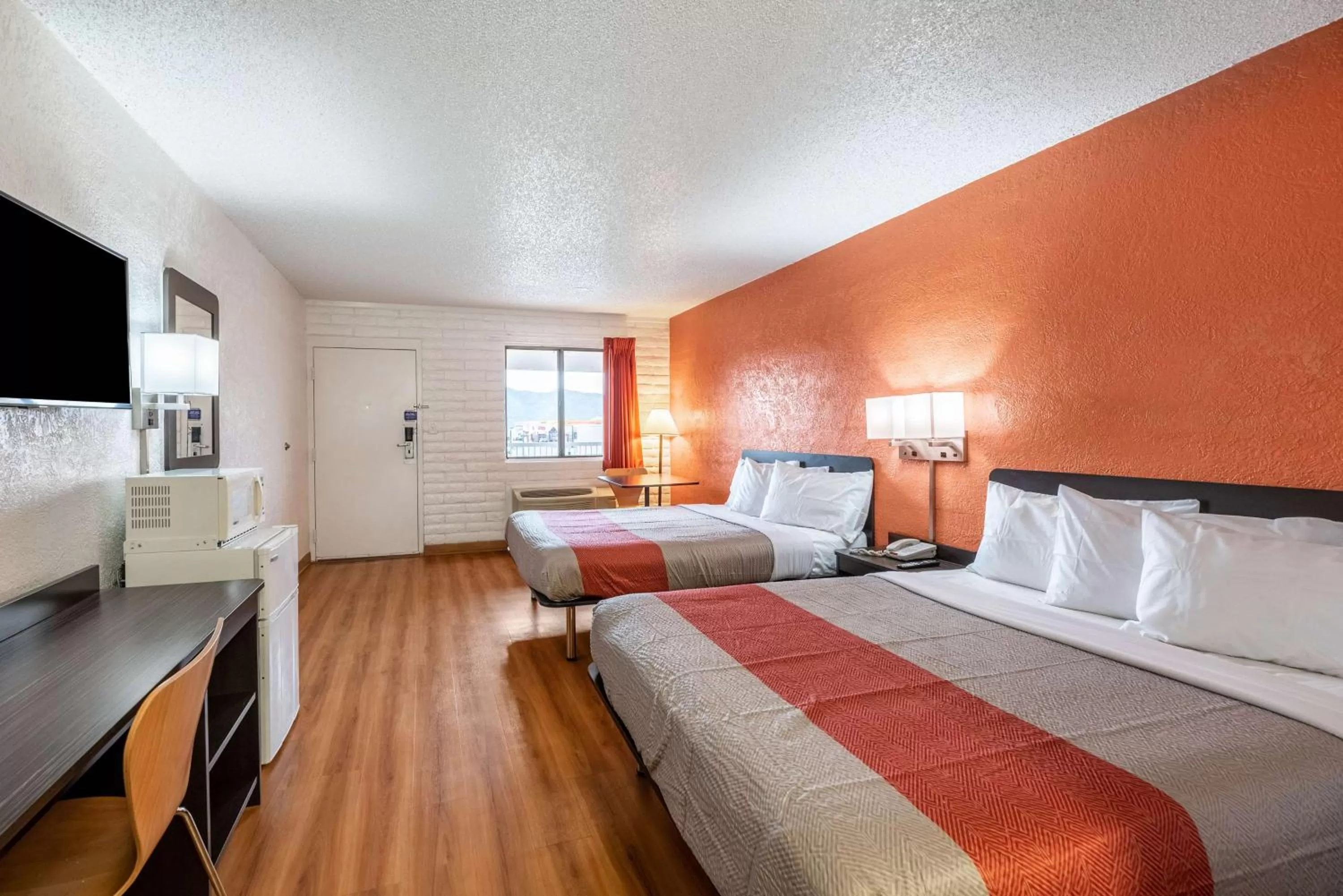 Photo of the whole room, Bed in Motel 6 Eloy Arizona Casa Grande