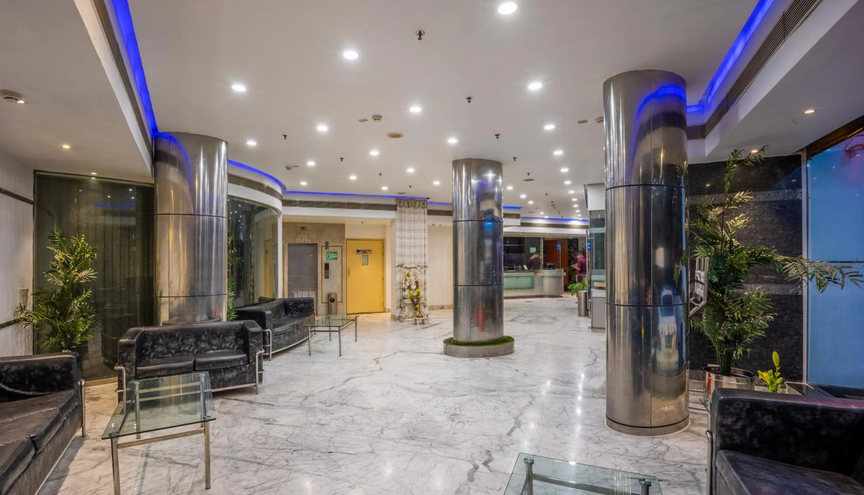 Lobby or reception in Hotel Shanti Palace Mahipalpur