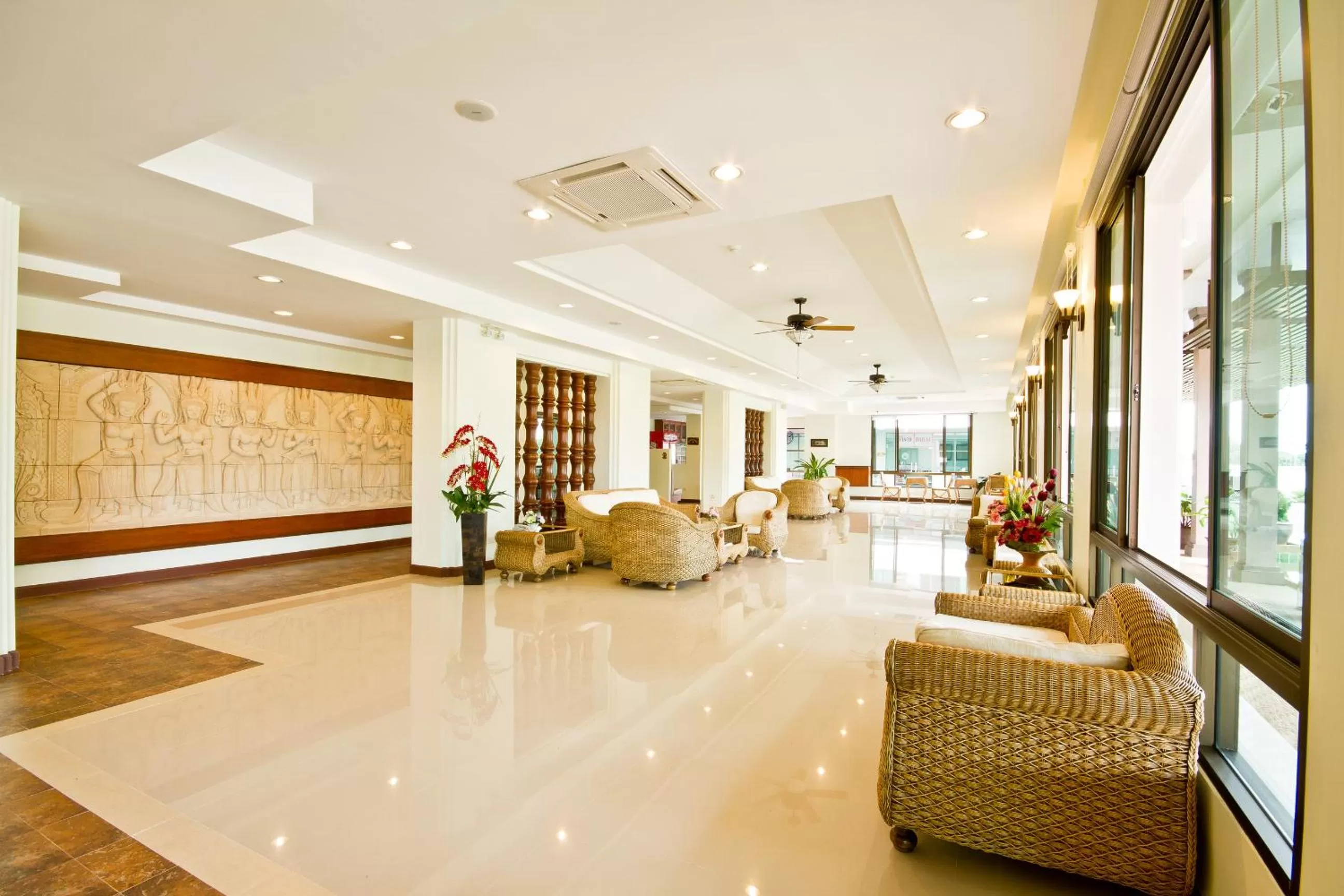 Lobby or reception in Phanomrungpuri Hotel Buriram